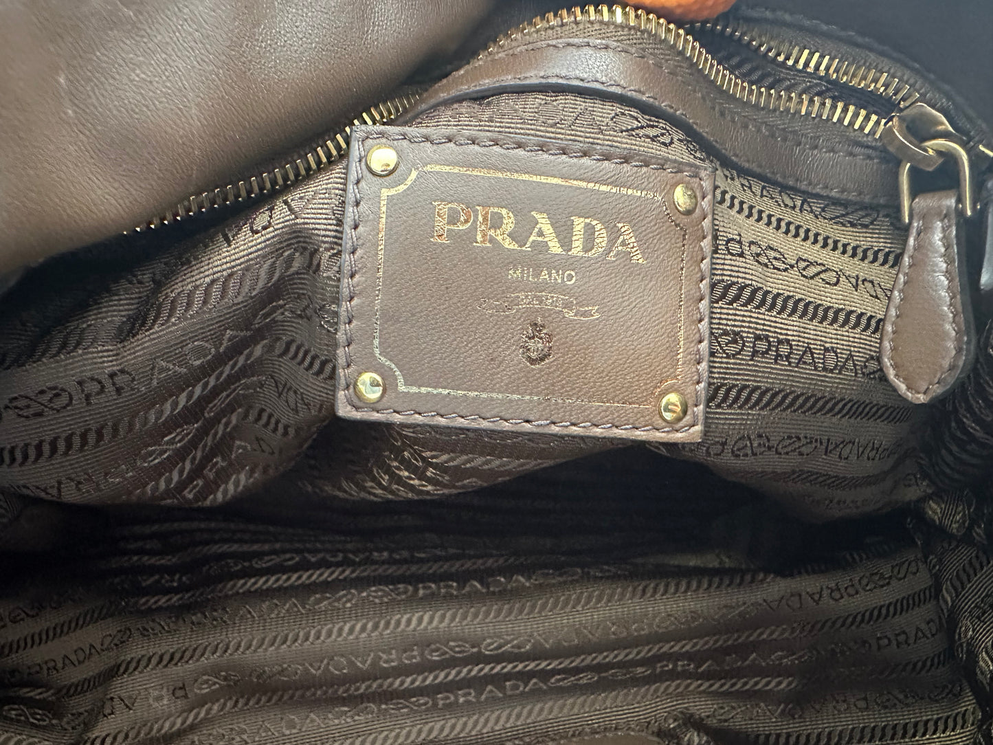 382544 - Prada