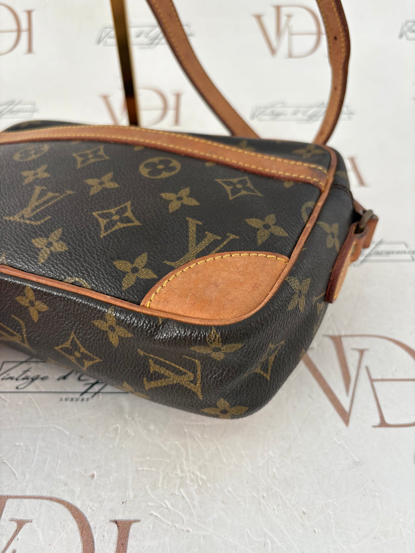 018203 - Louis Vuitton Trocadero 24