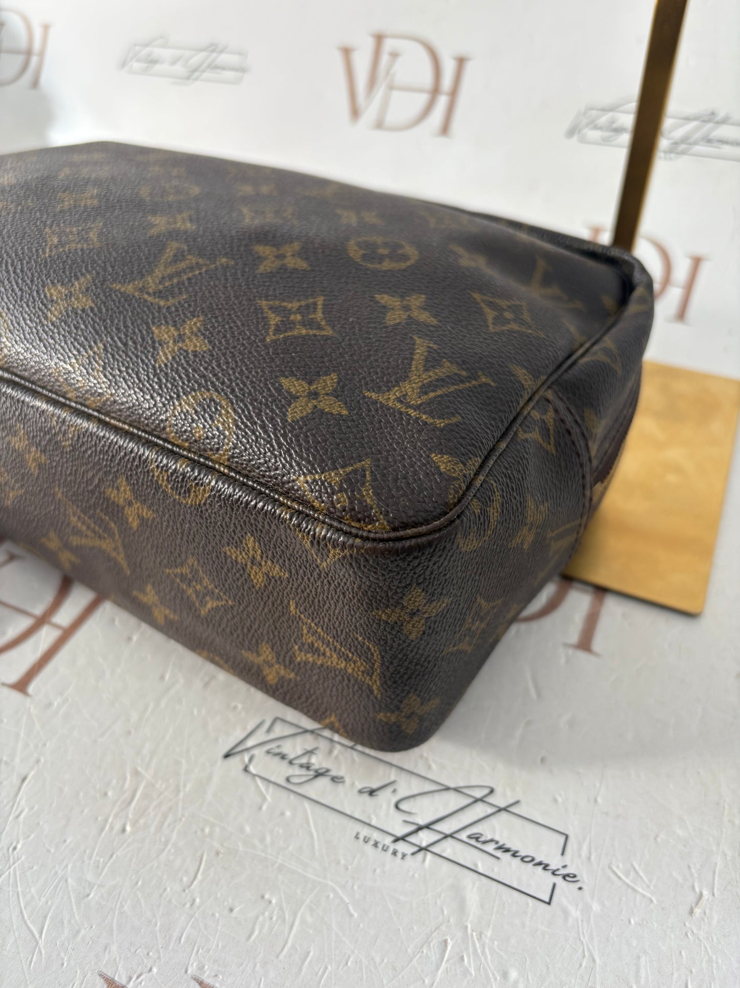 018724 - Louis Vuitton Trousse Toilette 28