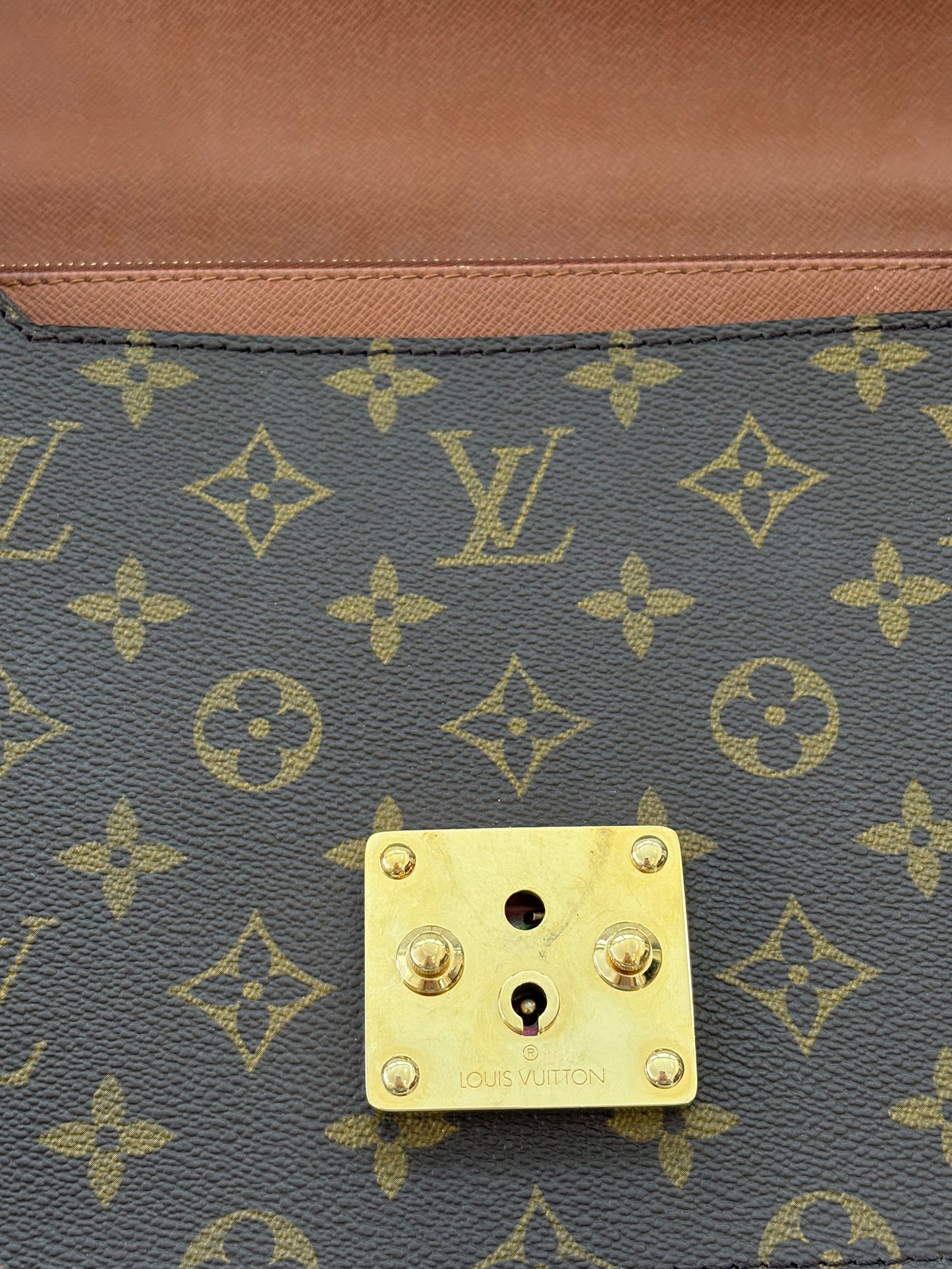 018971 - Louis Vuitton Concorde