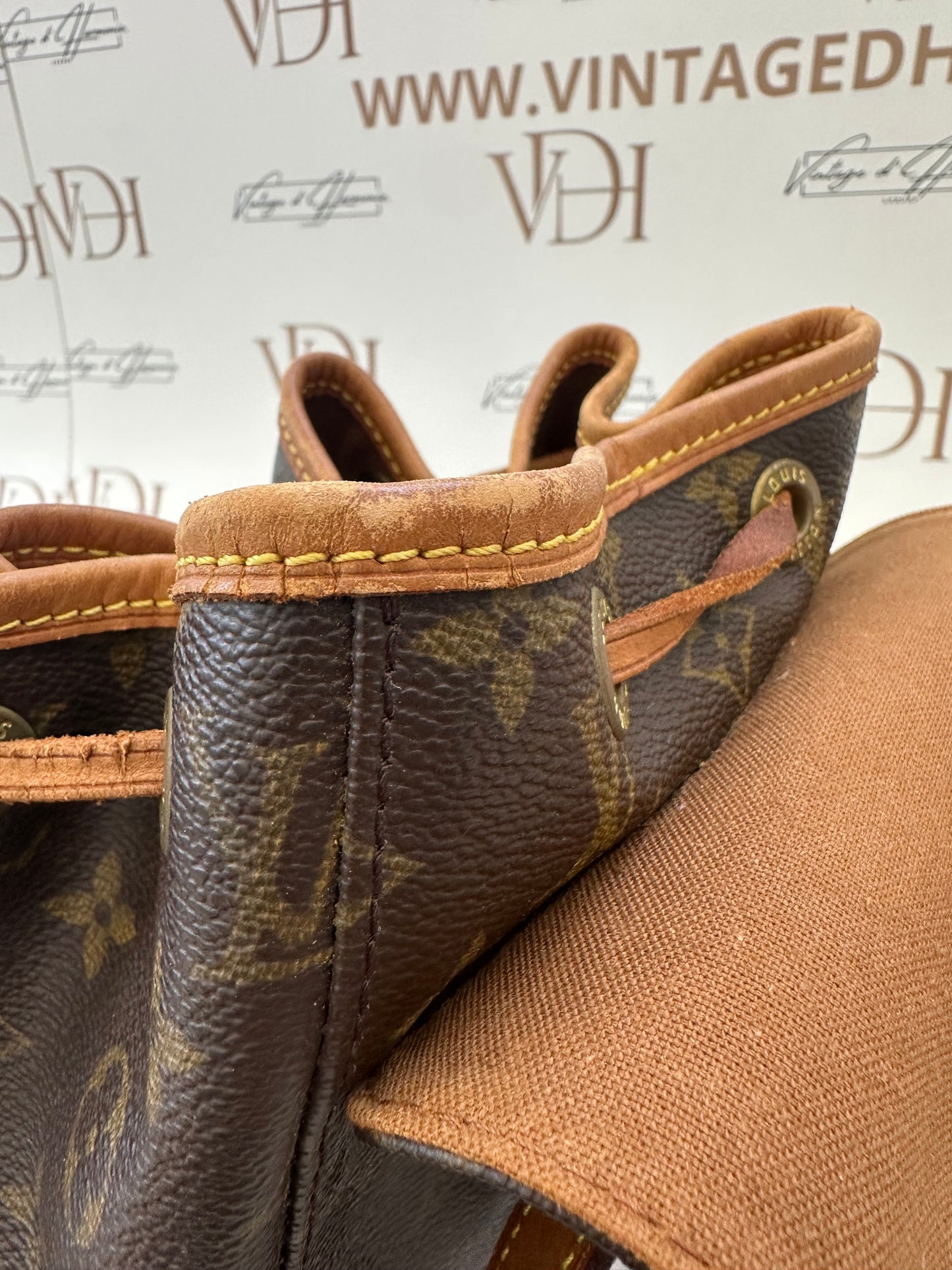 017912 - Louis Vuitton Montsouris MM