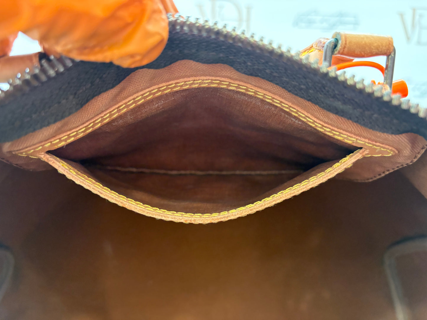 018773 - Louis Vuitton Speedy 40
