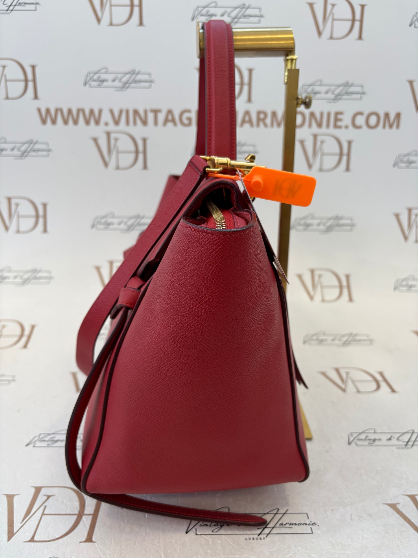383690 - Céline Belt