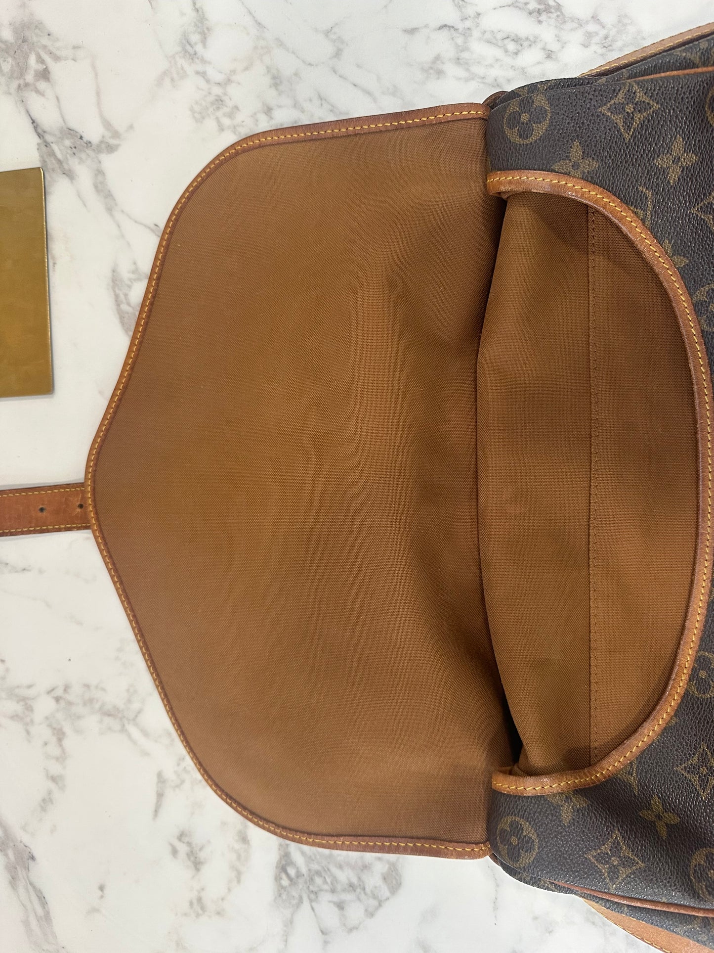 Louis Vuitton Saumur 35