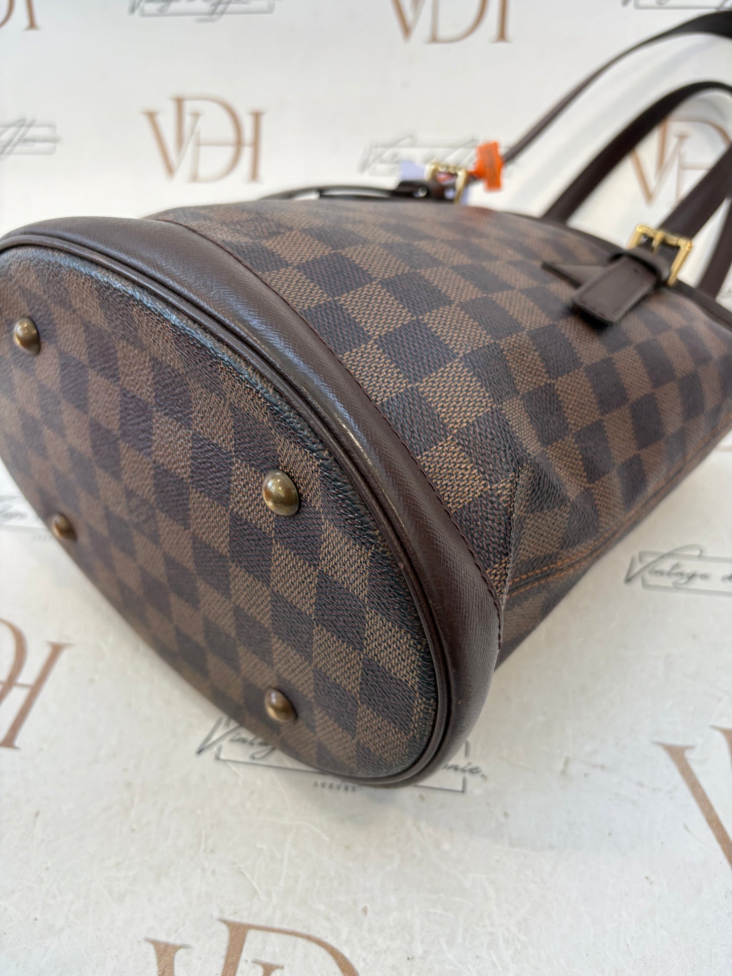 018281 - Louis Vuitton Marais
