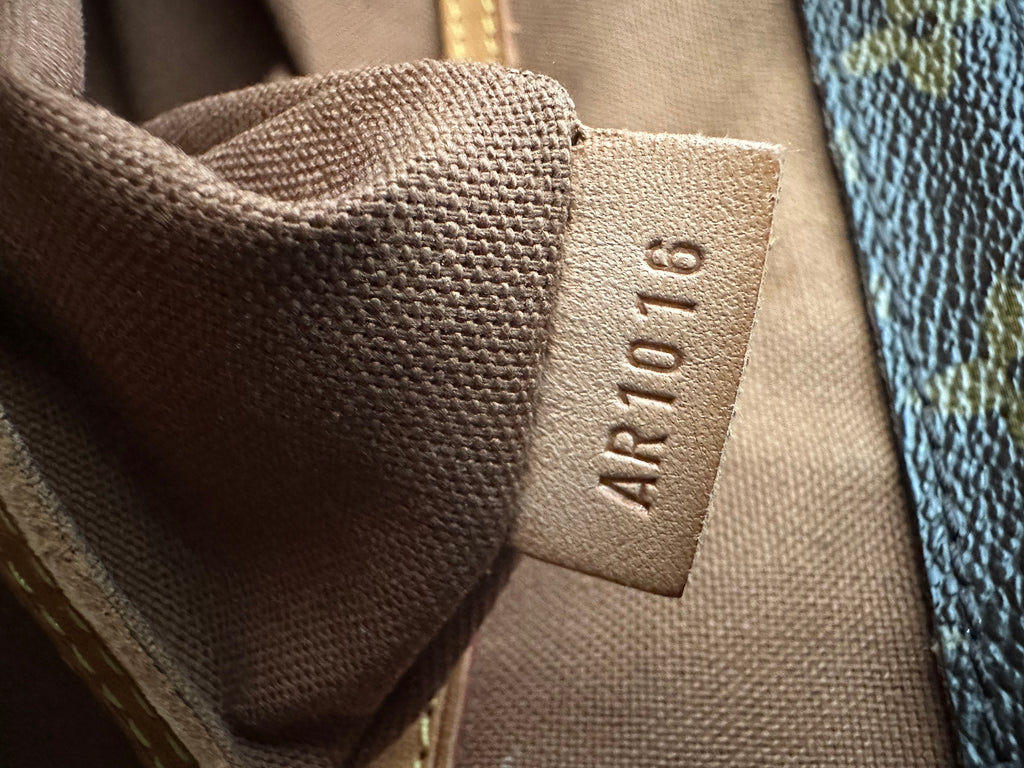 Louis Vuitton Cabas Mezzo