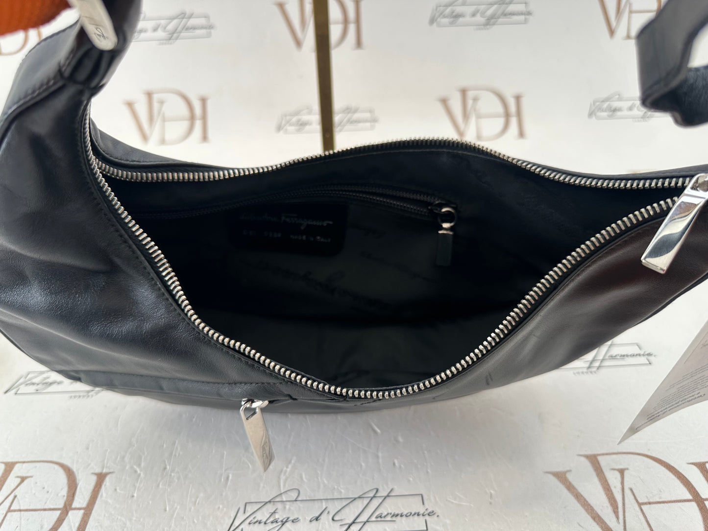018086 - Salvatore Ferragamo Black