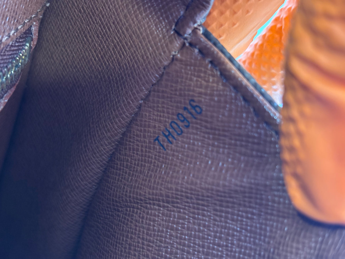 018944 - Louis Vuitton Saint Cloud MM