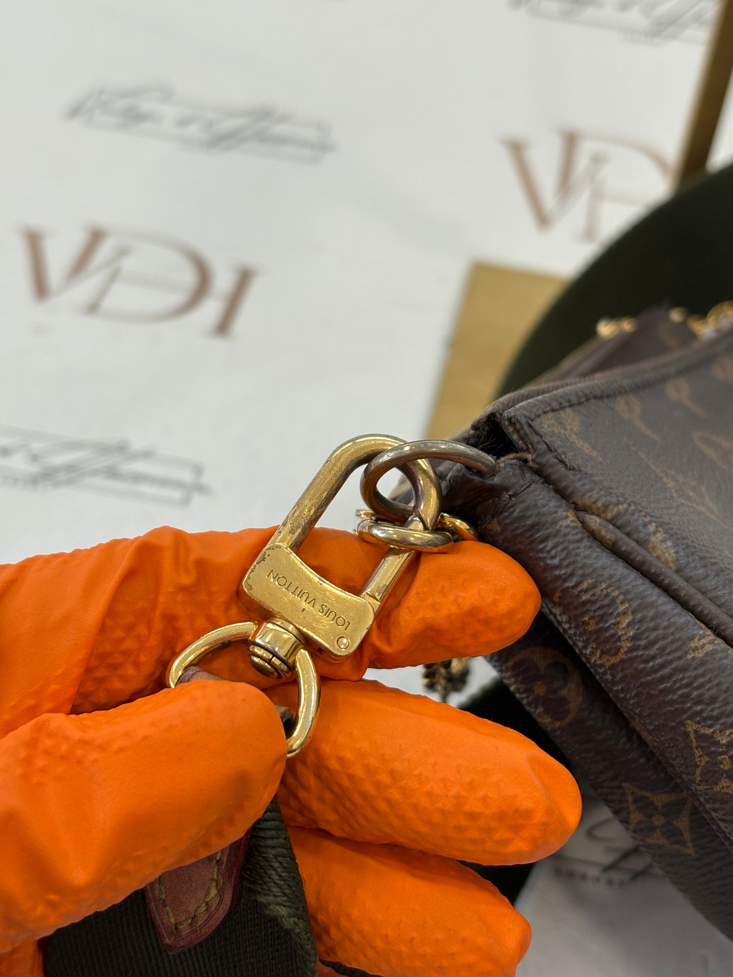 383615 - Louis Vuitton Multipochette