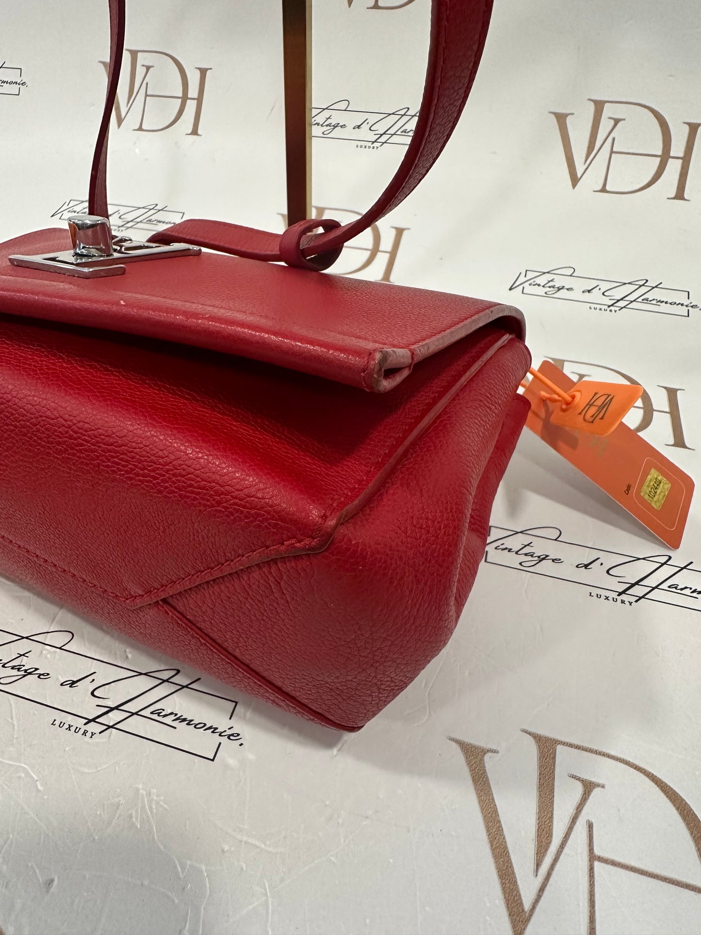 102440 - Louis Vuitton Lockme BB