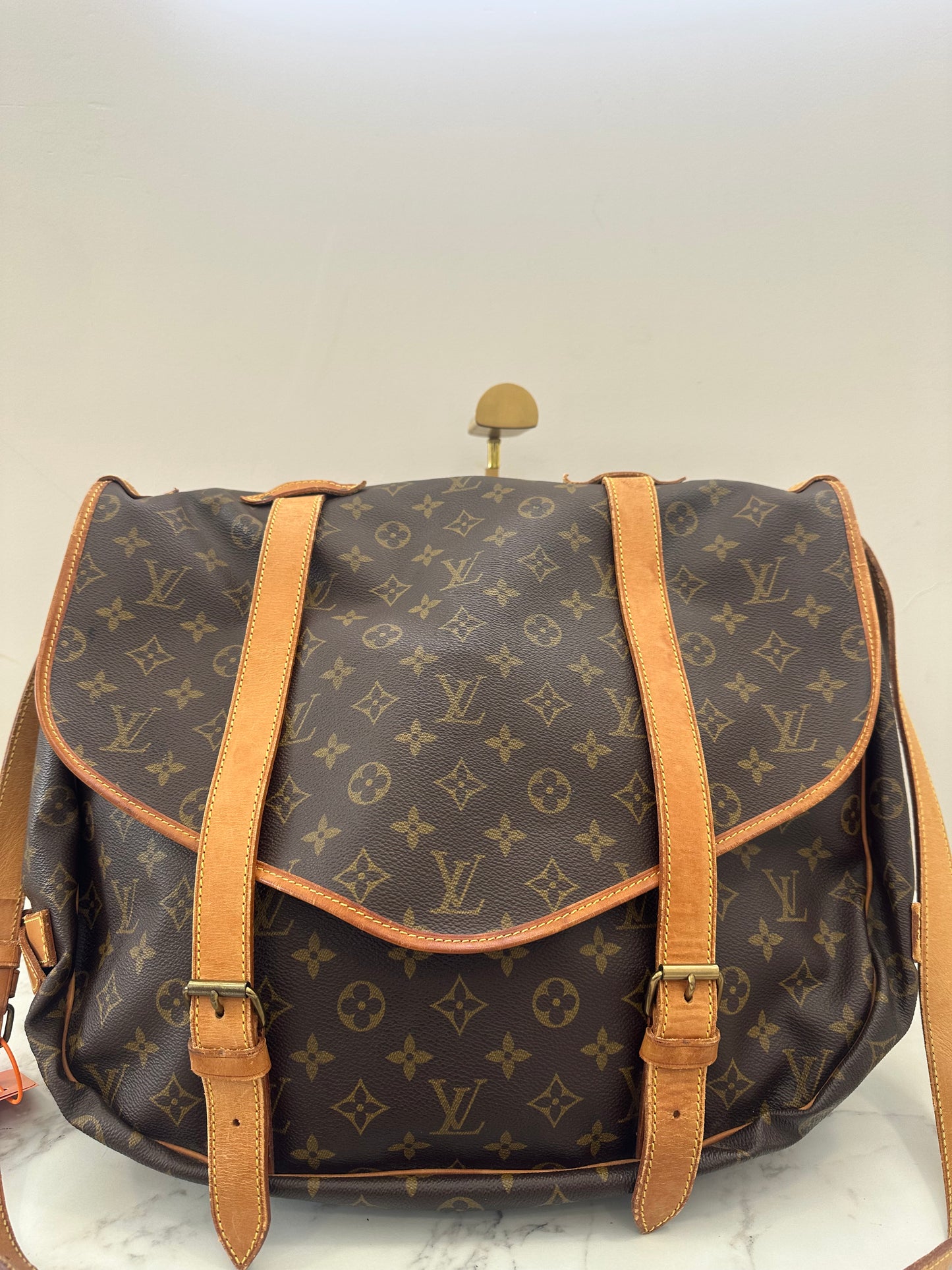Louis Vuitton Saumur 43