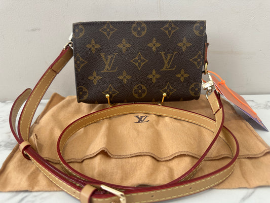 Louis Vuitton Pochette Bucket
