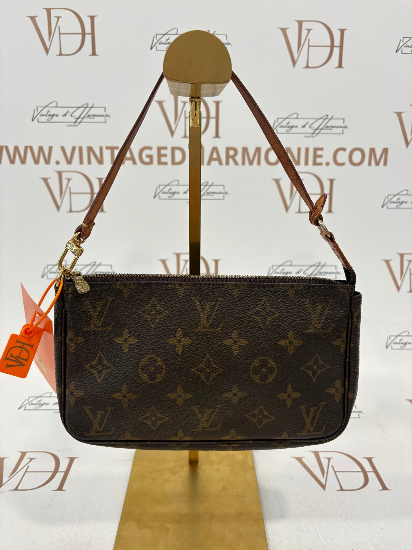 017890 - Louis Vuitton Pochette Accessoires