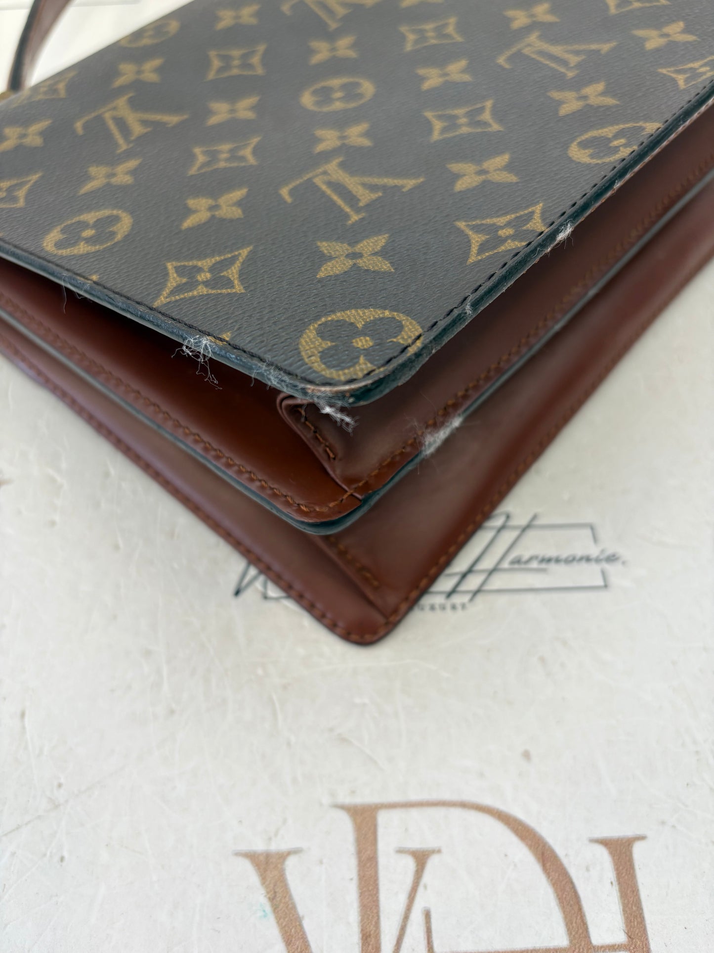 018099 - Louis Vuitton Concorde