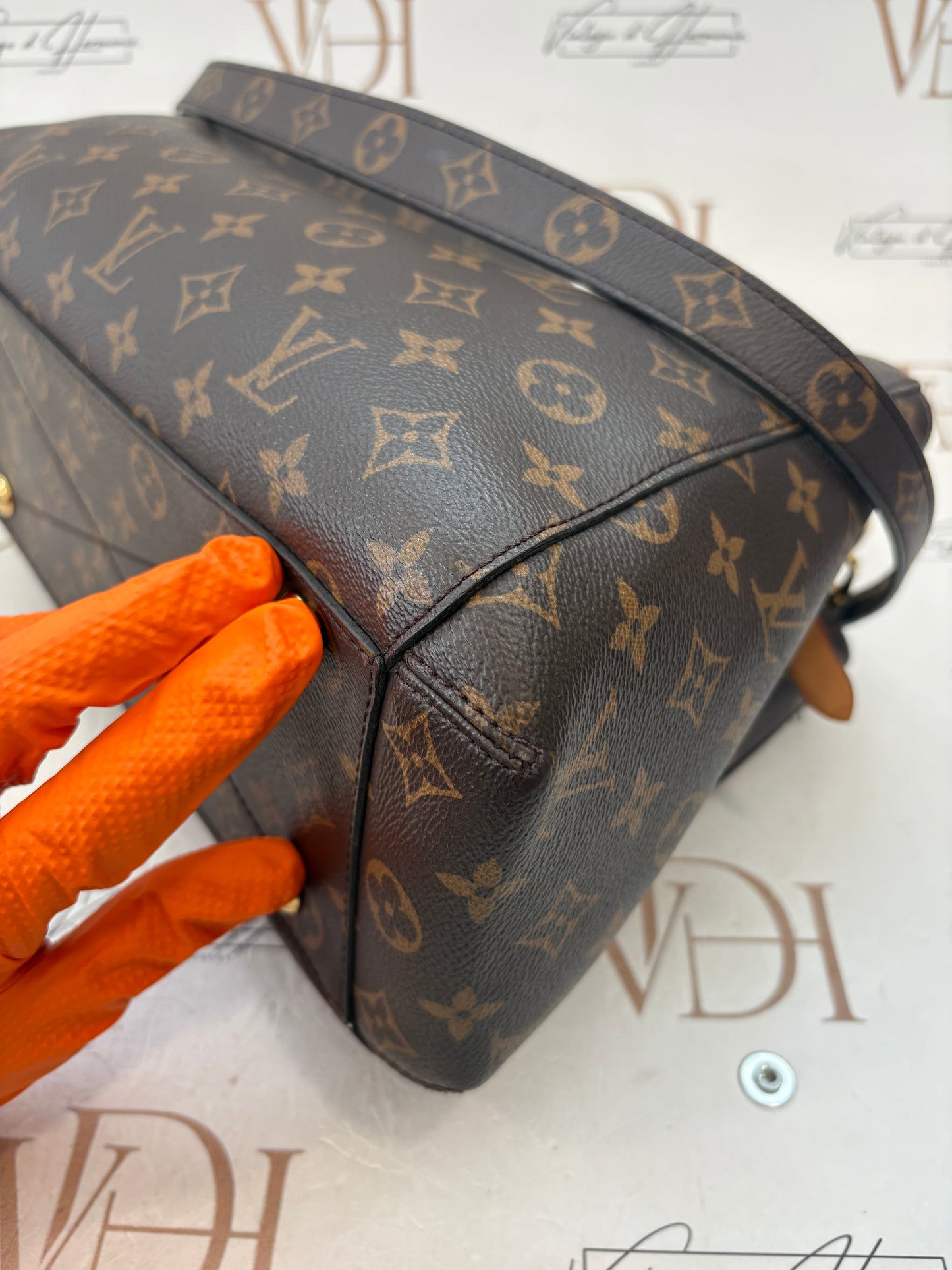 384104 - Louis Vuitton Montaigne