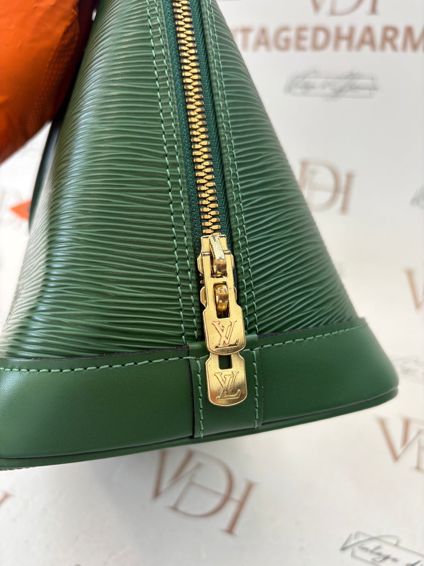 018575 - Louis Vuitton Green Epi Alma