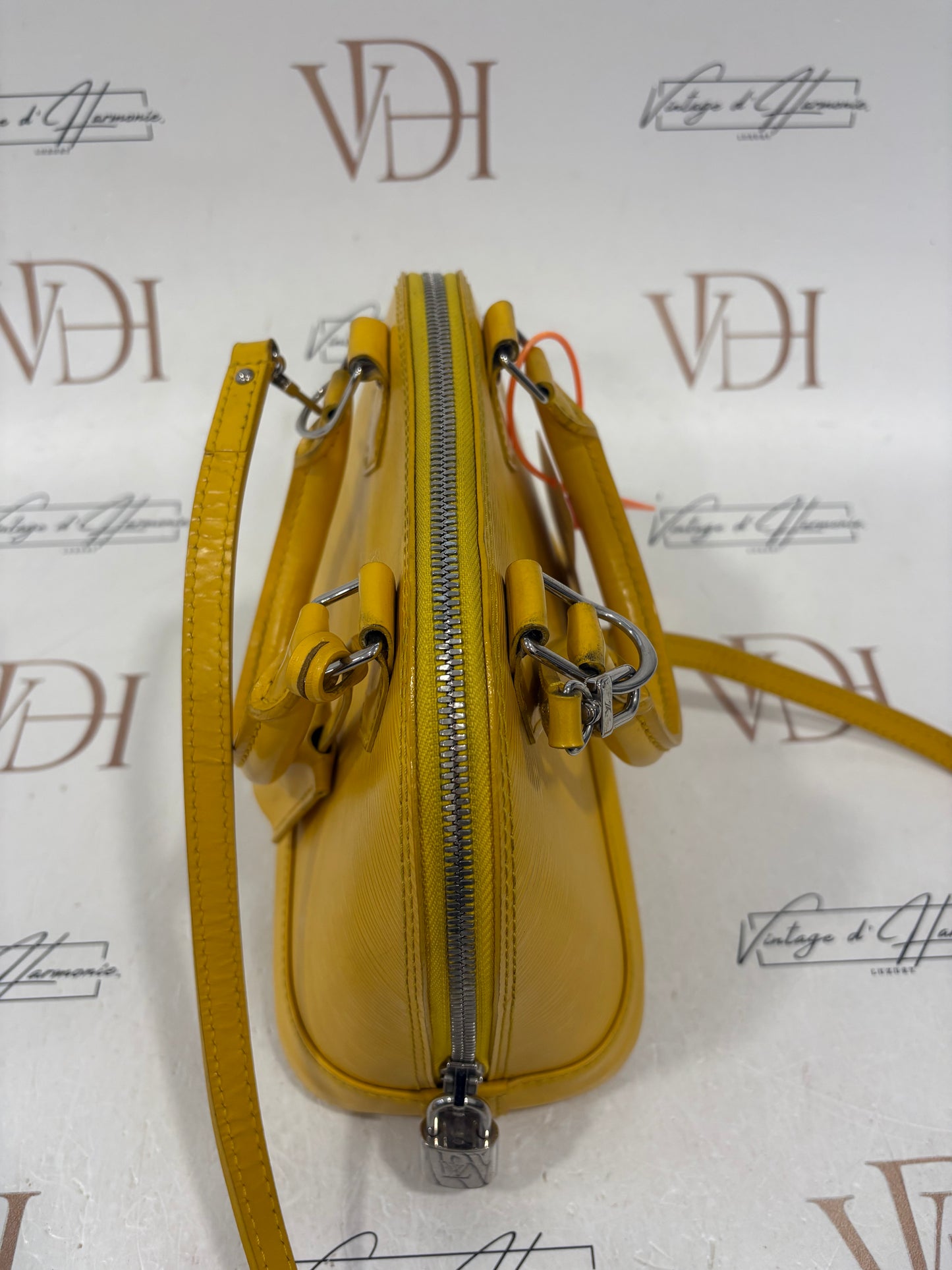 384016 - Louis Vuitton Alma BB
