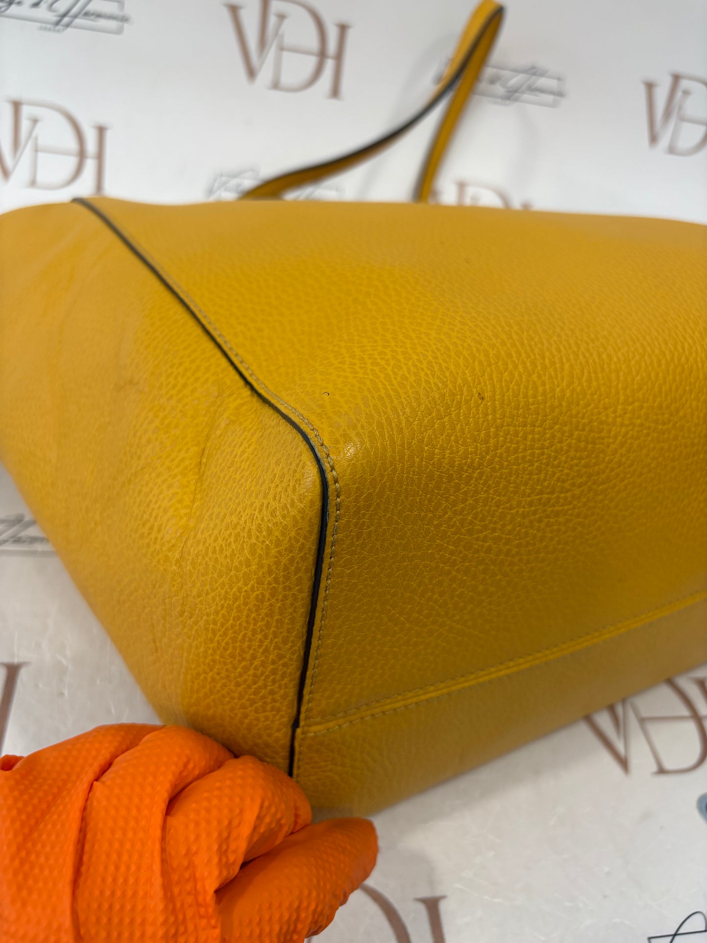 383715 - Gucci Swing Yellow