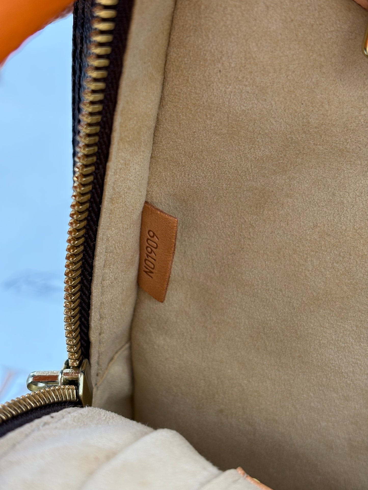 018300 - Louis Vuitton Porte Documents