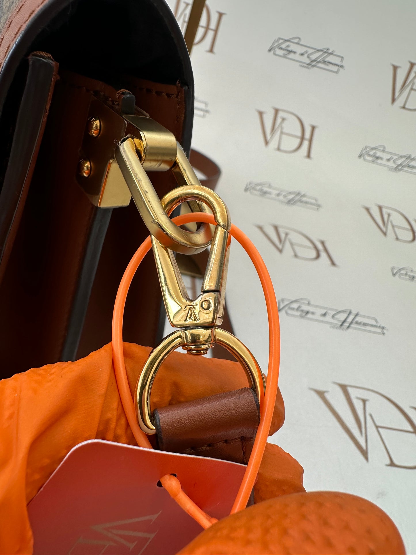 382762 - Louis Vuitton Dauphine