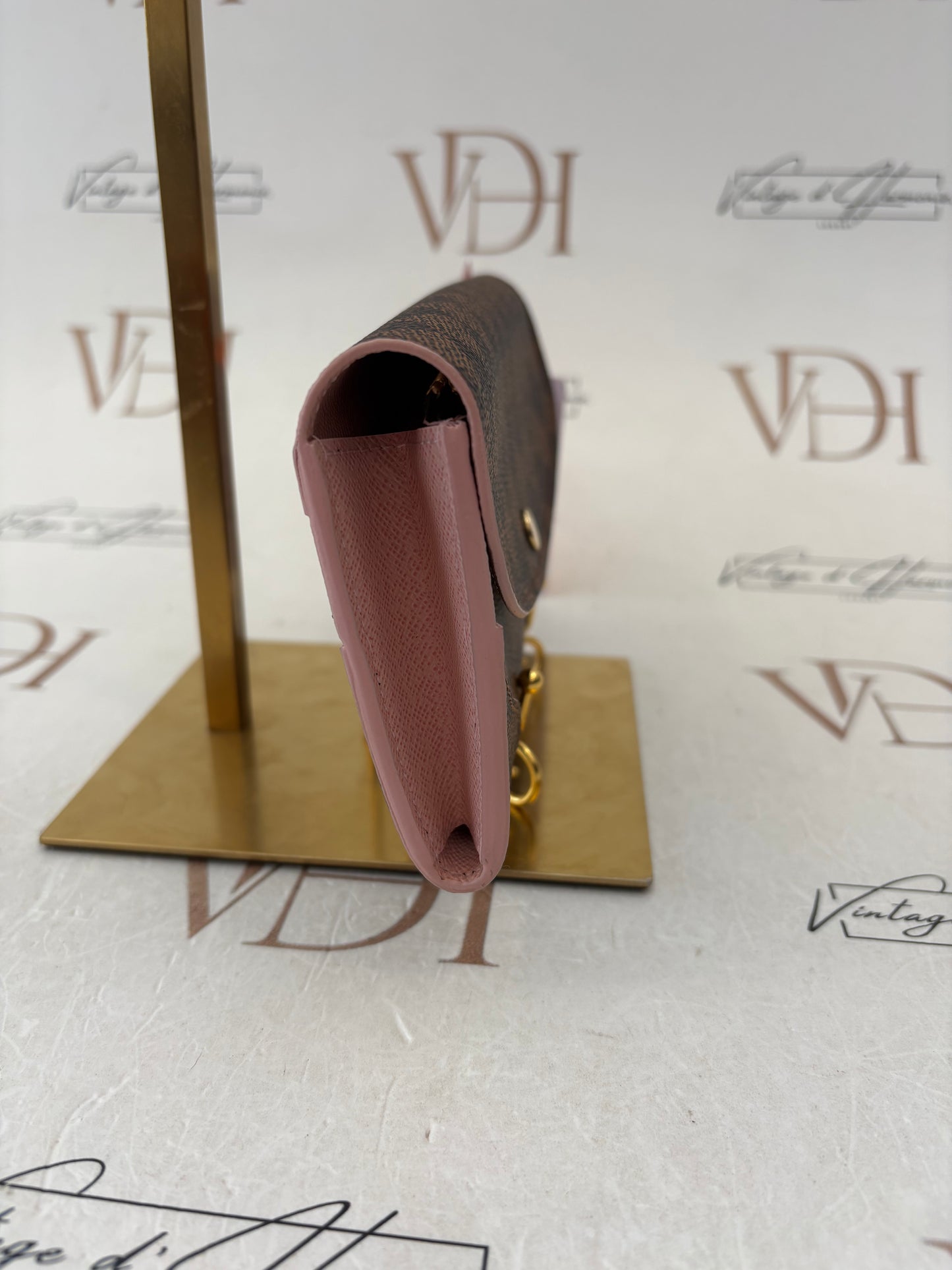 383269 - Louis Vuitton Caissa Wallet