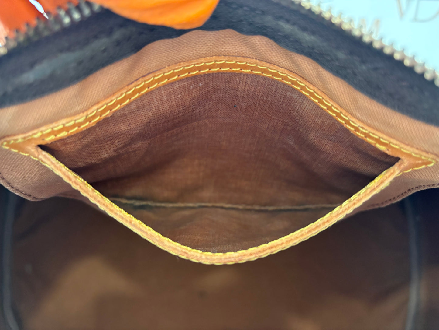 018987 - Louis Vuitton Speedy 40