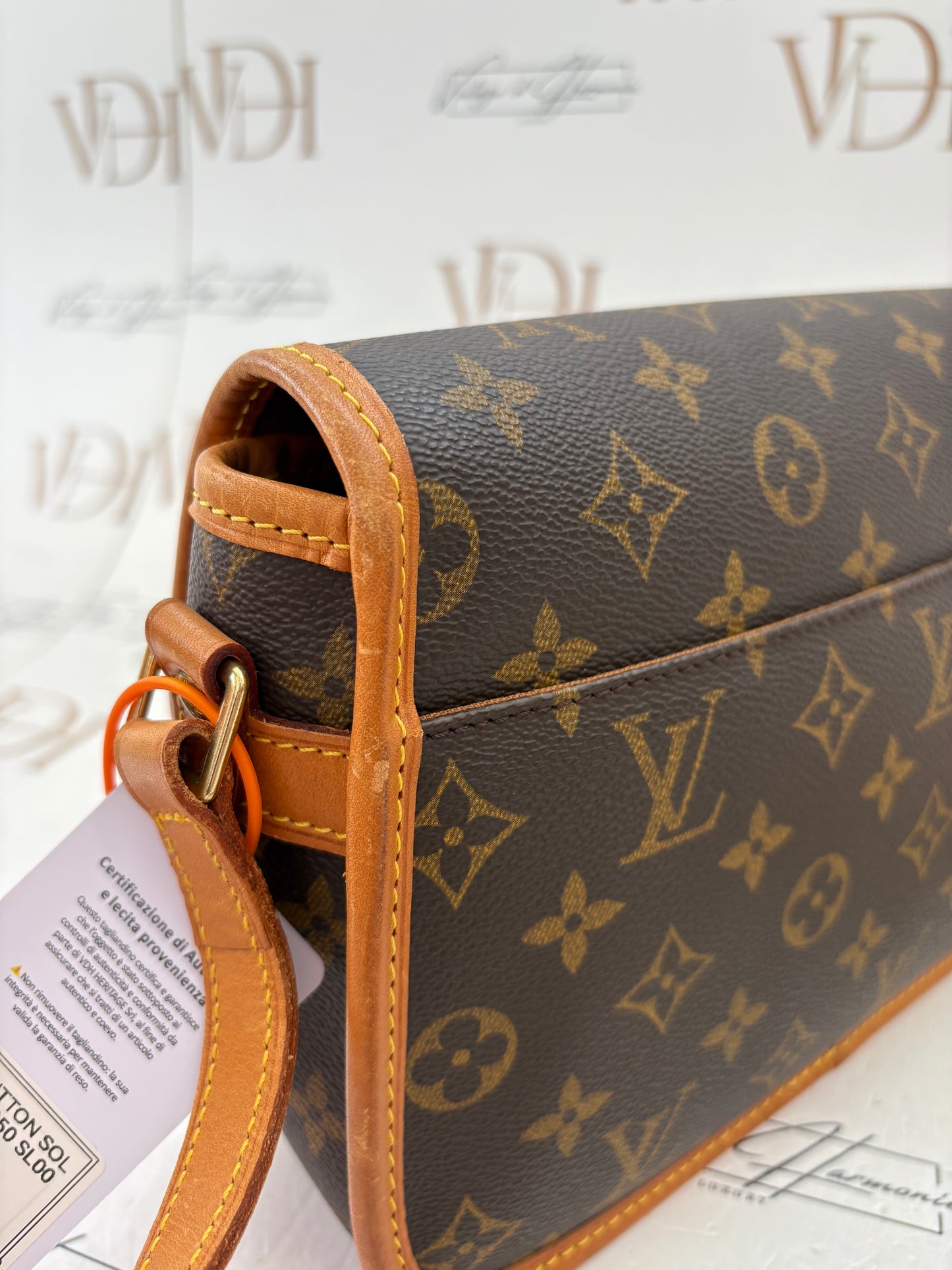 018600 - Louis Vuitton Sologne