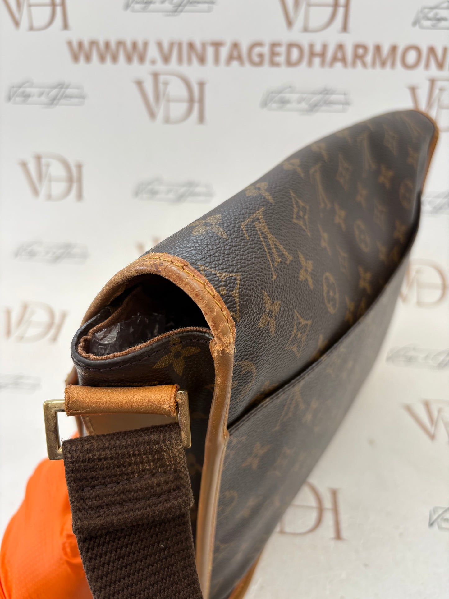 200996 - Louis Vuitton Bosphore