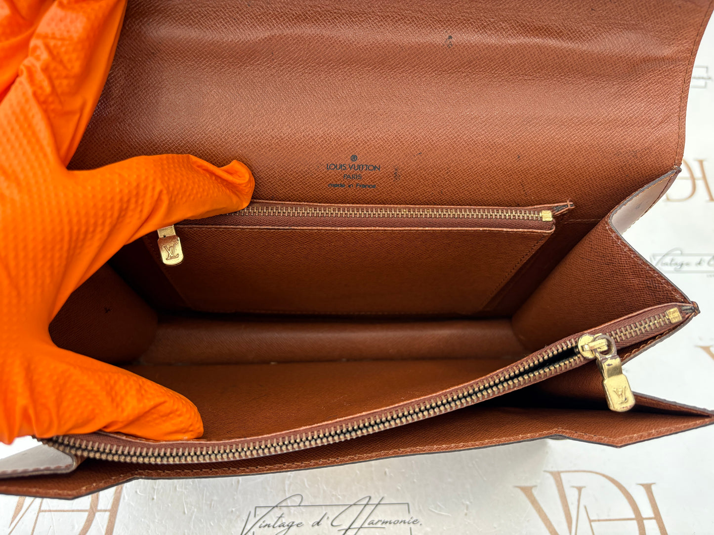 018099 - Louis Vuitton Concorde