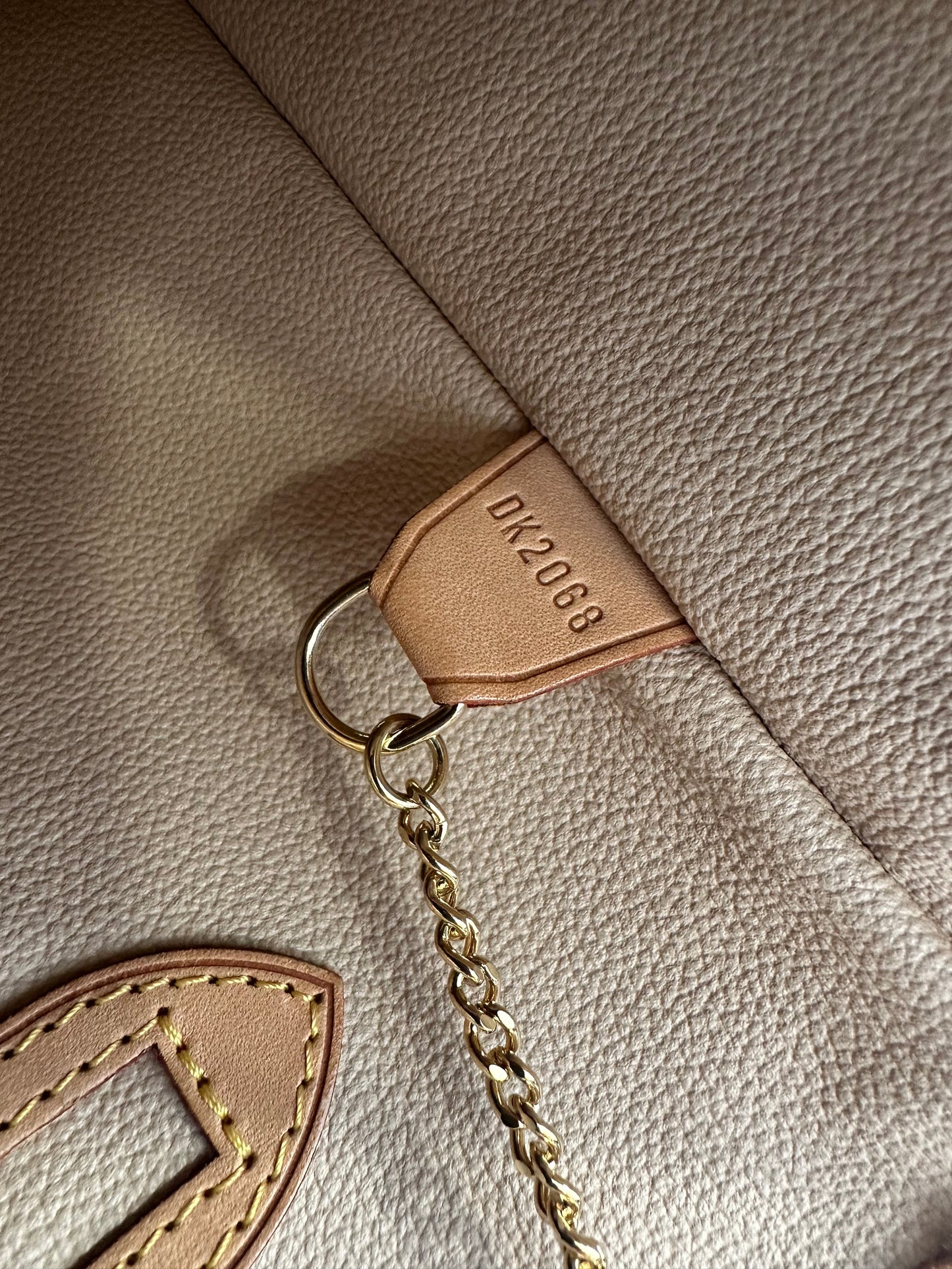 017785 - Louis Vuitton Bucket GM