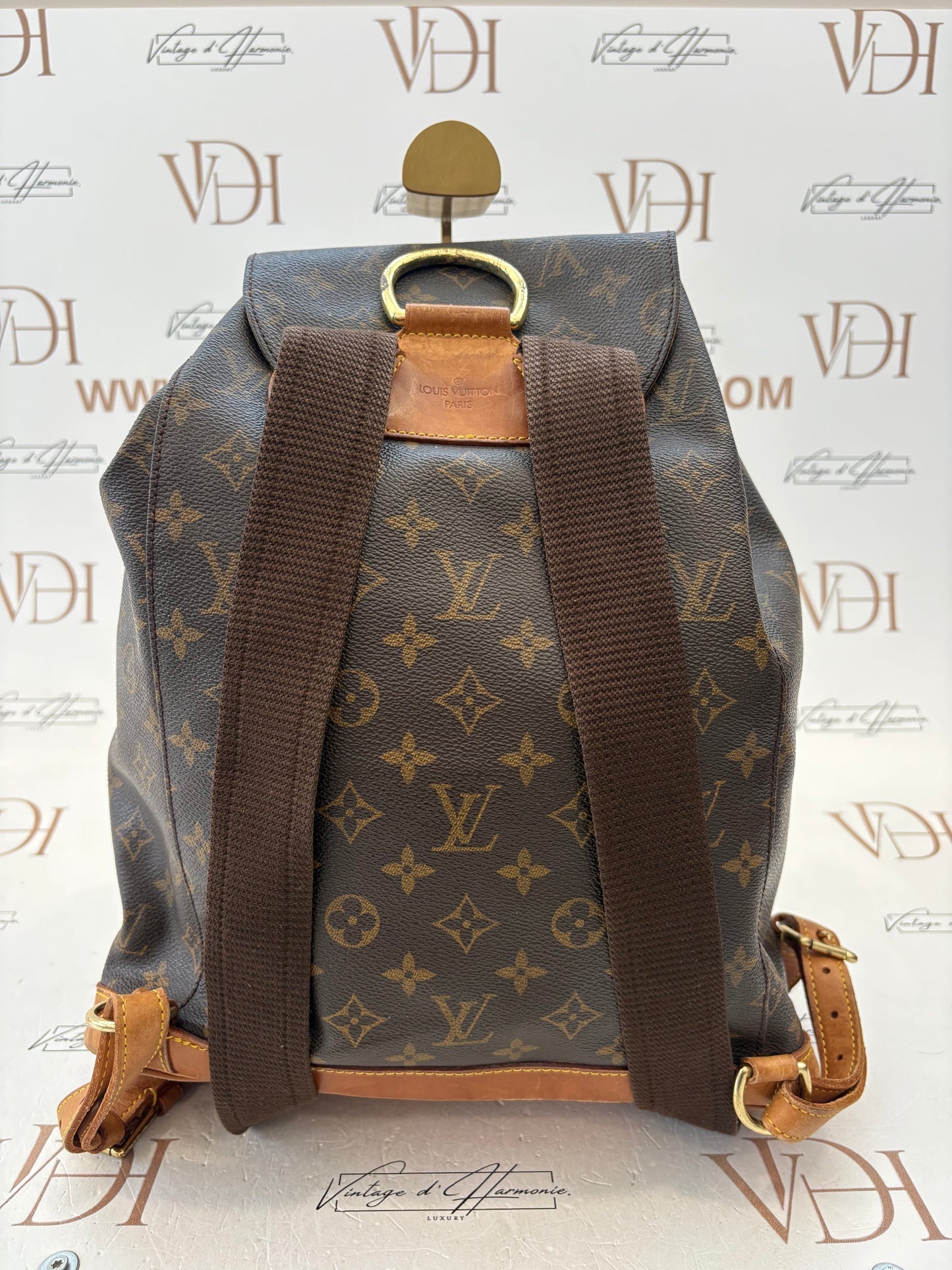 018121 - Louis Vuitton Montsouris GM