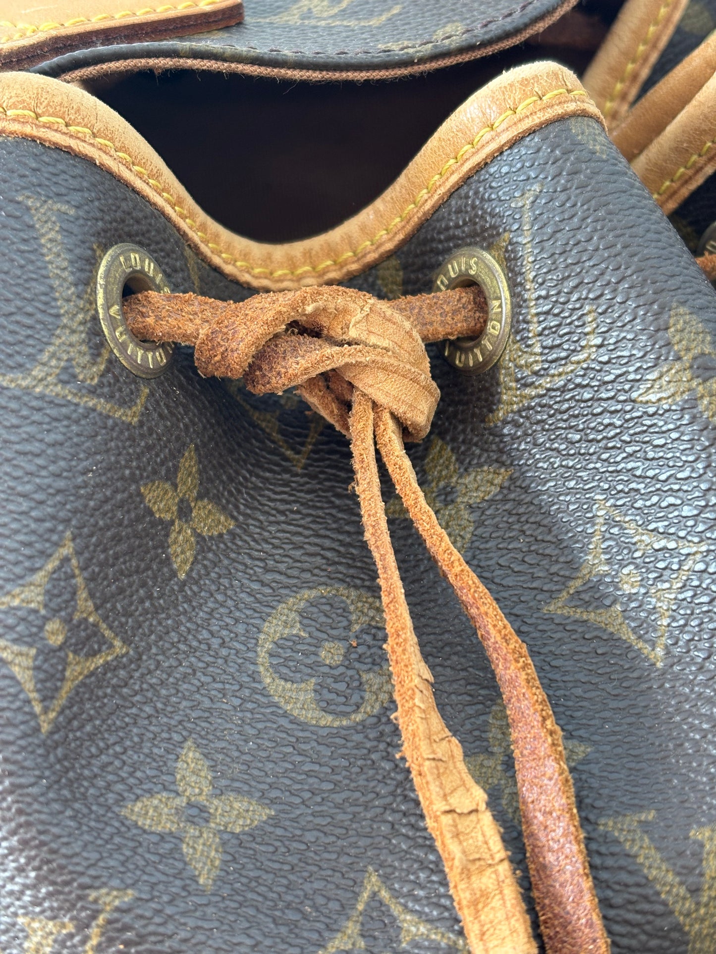 017173 - Louis Vuitton Montsouris MM