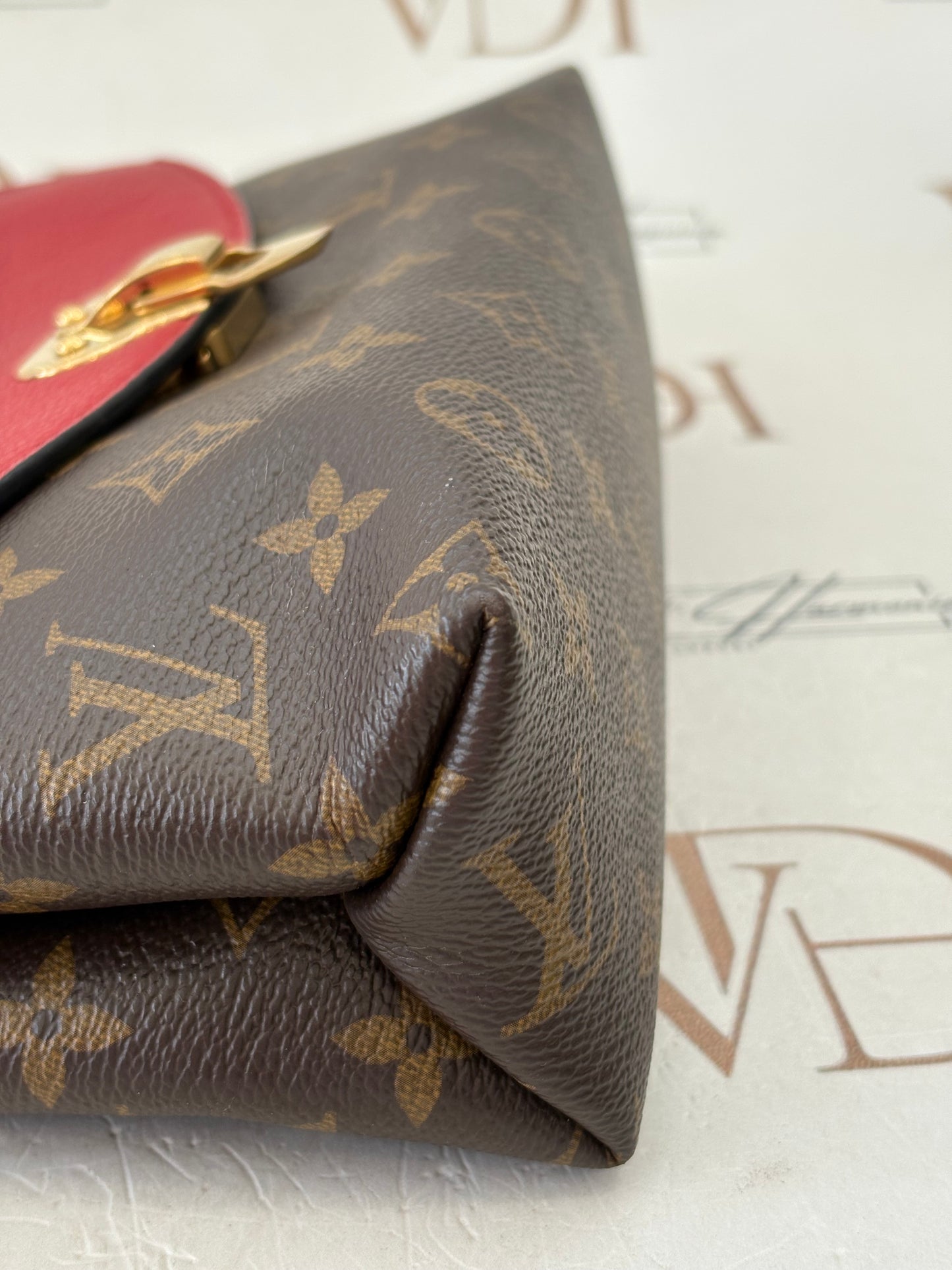 383830 - Louis Vuitton Saint Placide