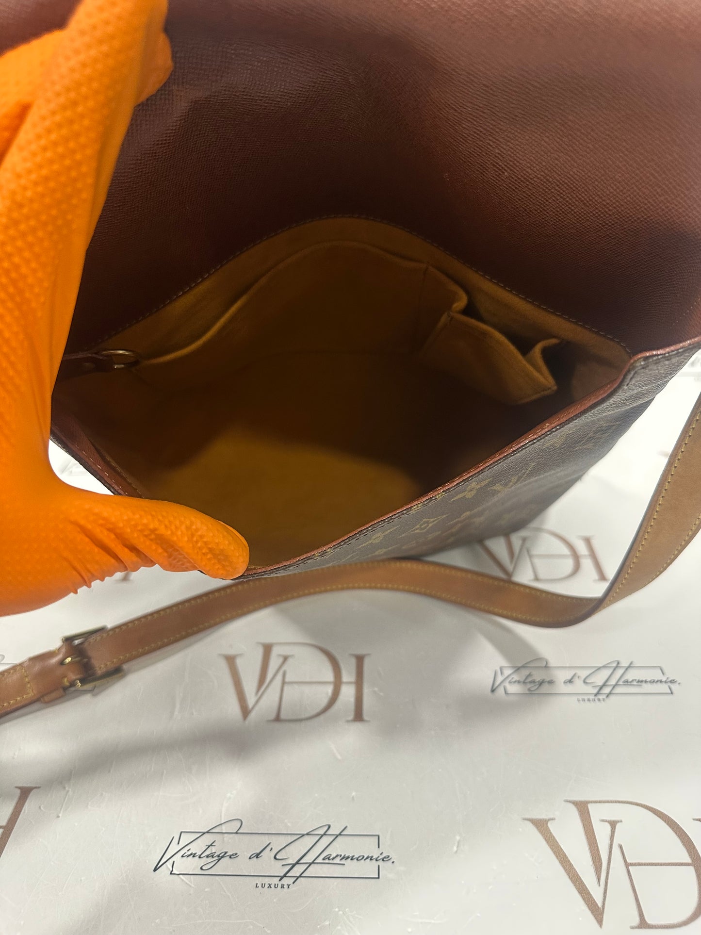 017796 - Louis Vuitton Musette