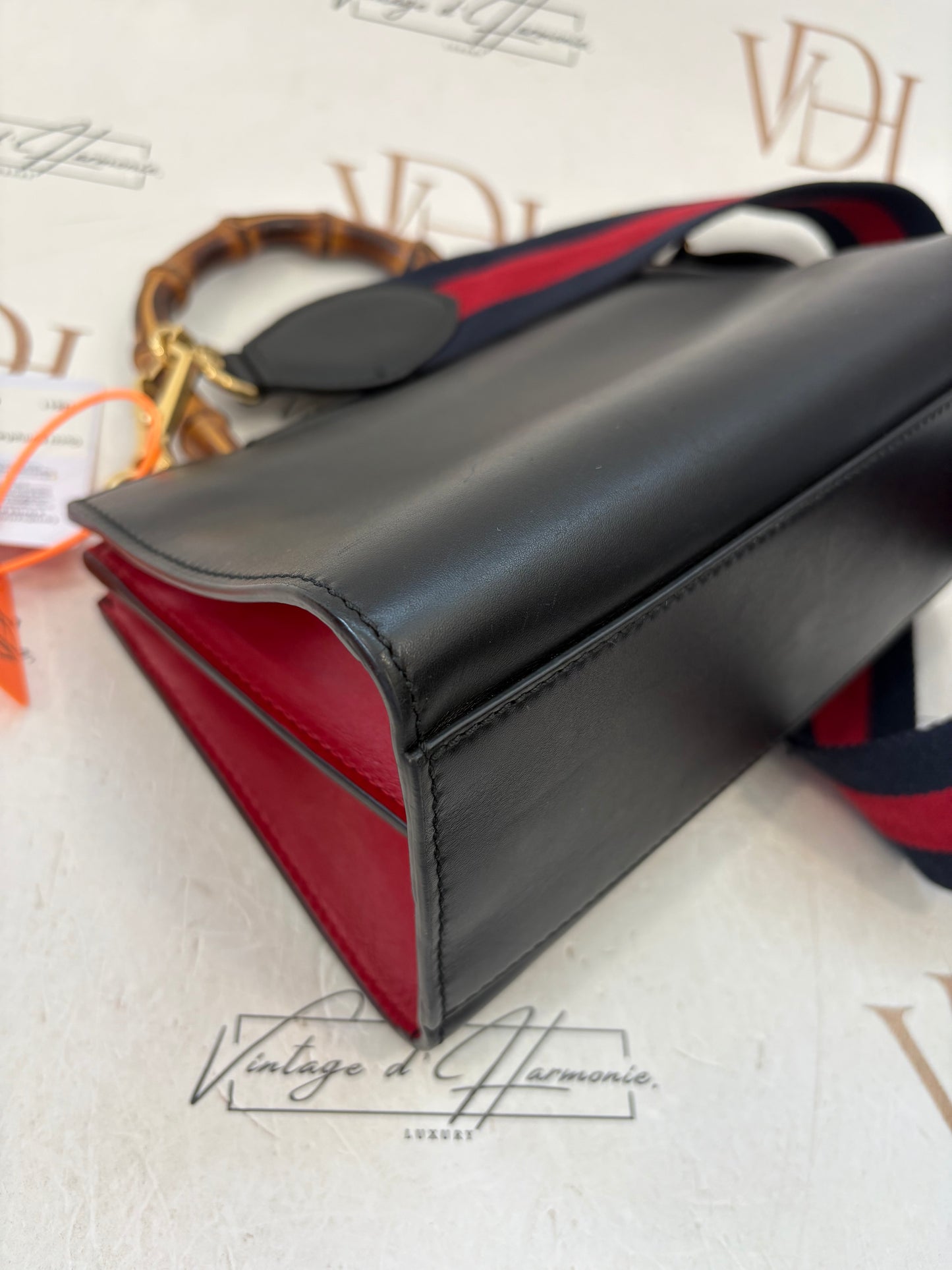 383841 - Gucci Nymphaea
