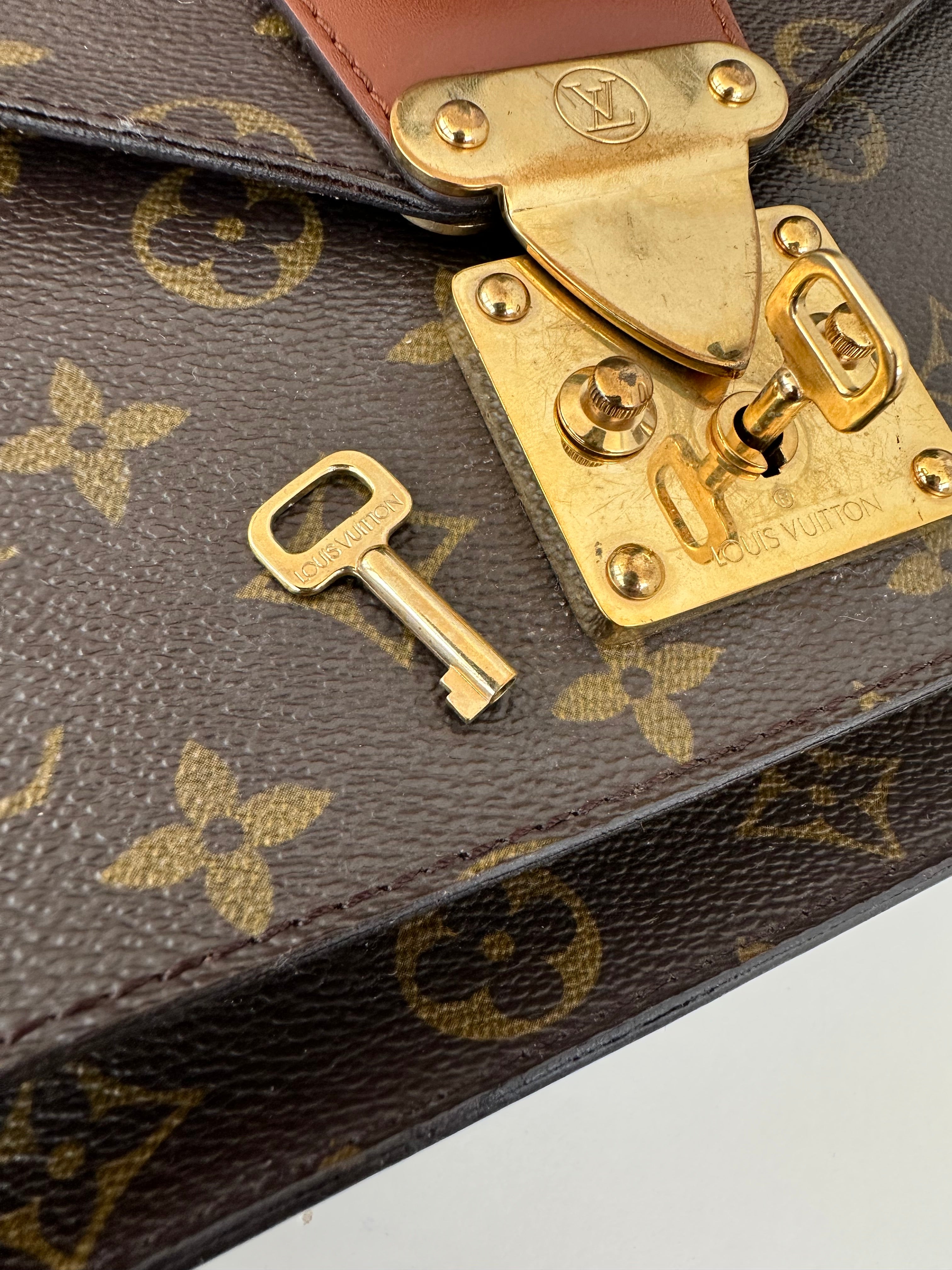 Louis Vuitton Monceau 28