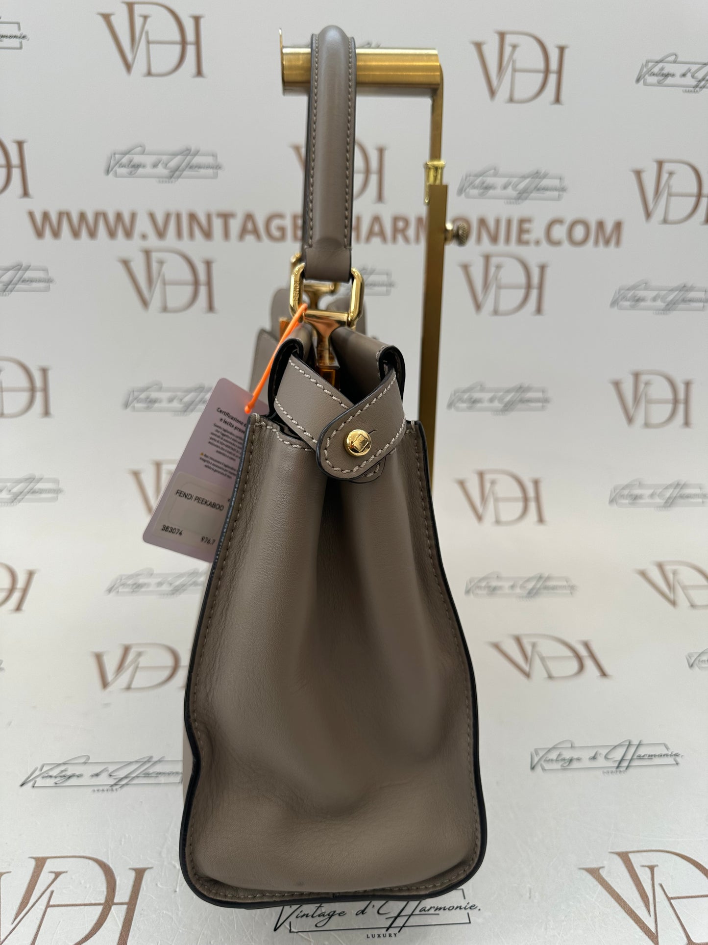 383074 - Fendi Peekaboo
