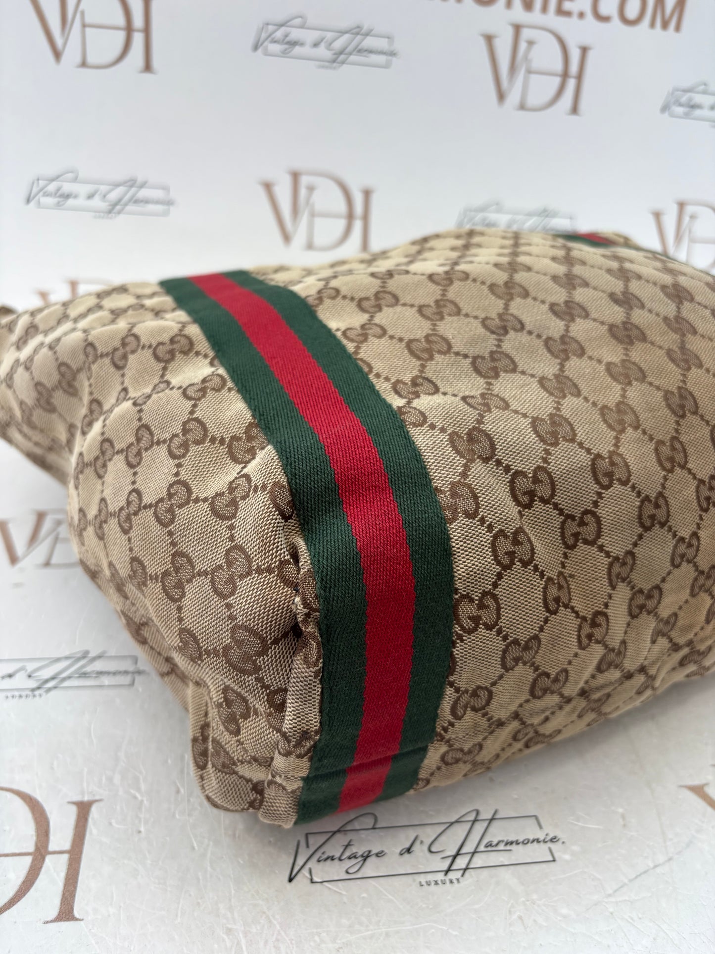 384241 - Gucci Diaper