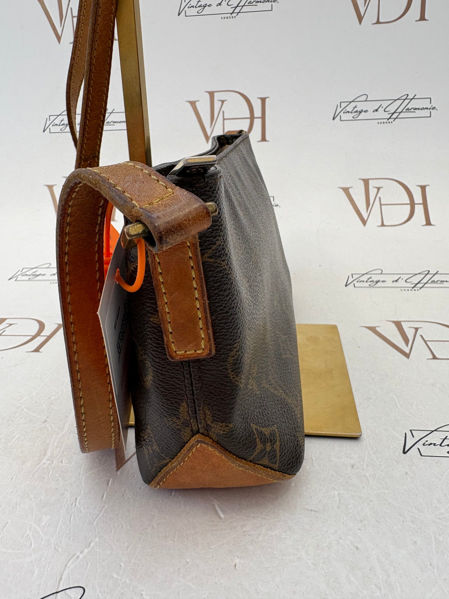 017707 - Louis Vuitton Troteur