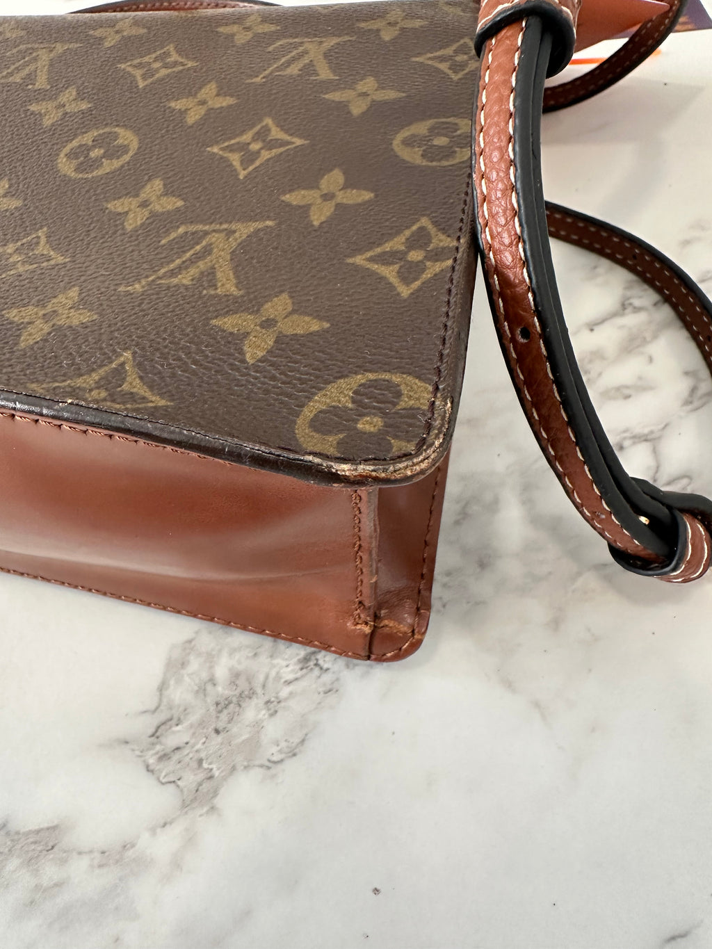 Louis Vuitton Monceau 26