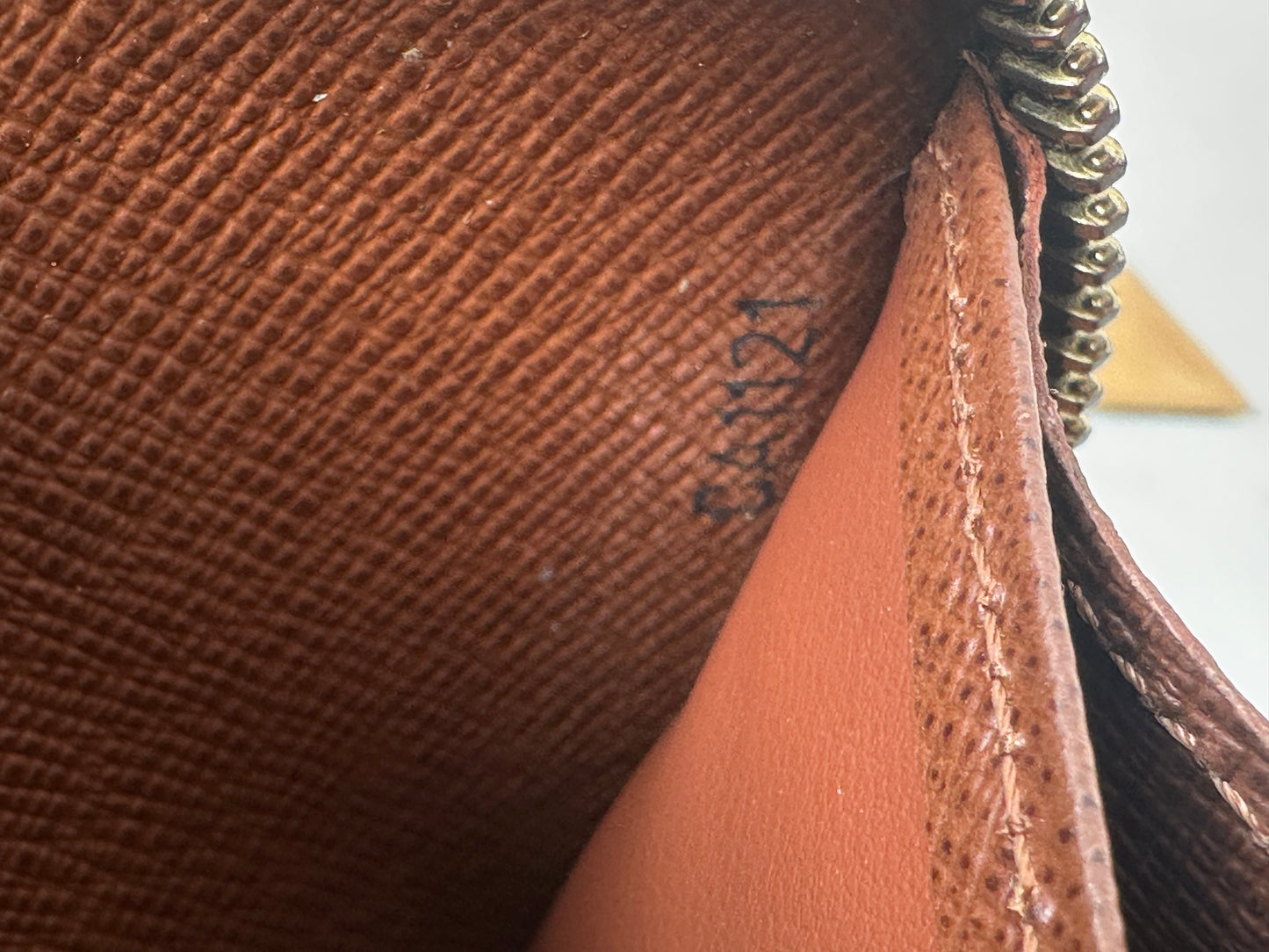 Louis Vuitton Zippy Wallet