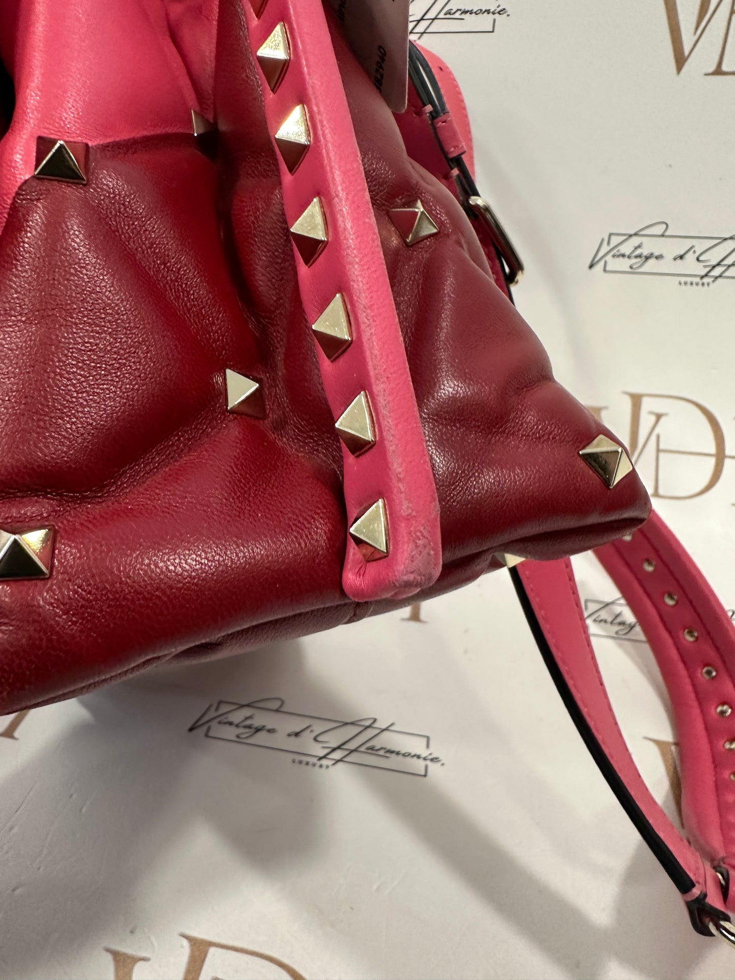 382940 - Valentino Candystud