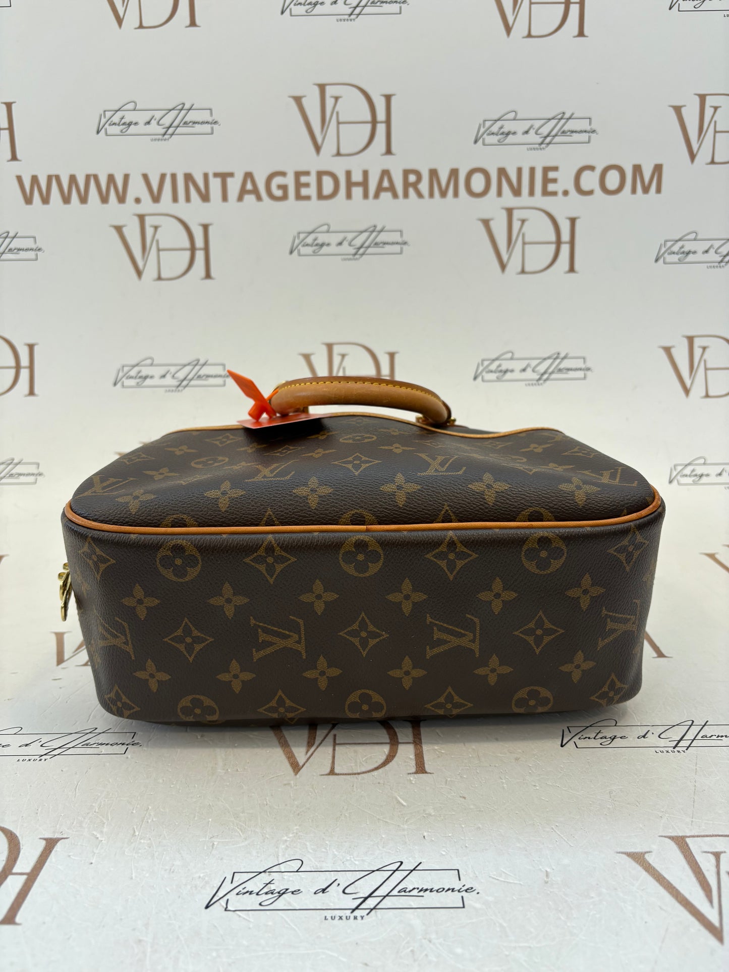 018187 - Louis Vuitton Trouville