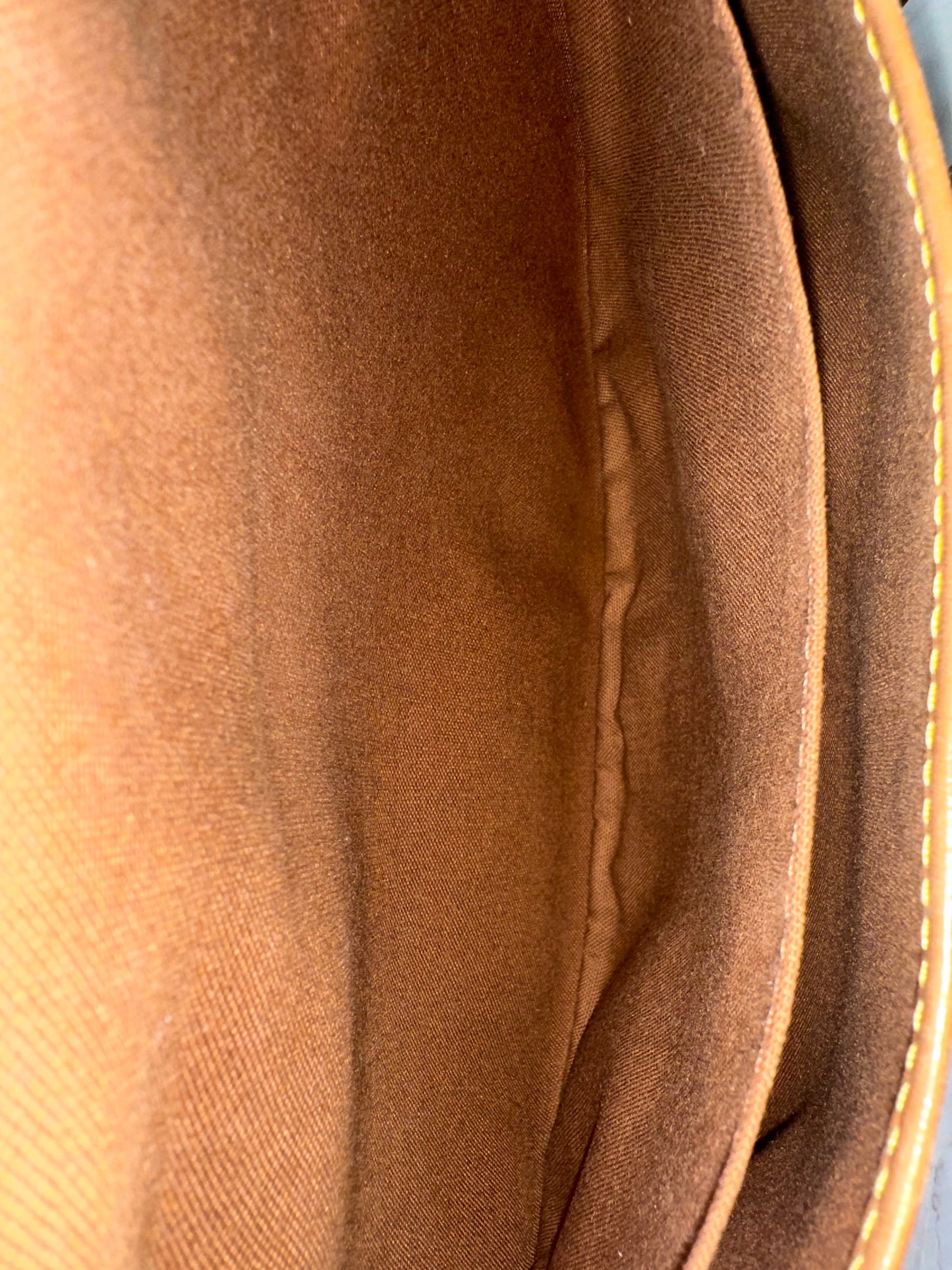 Louis Vuitton Saumur 30