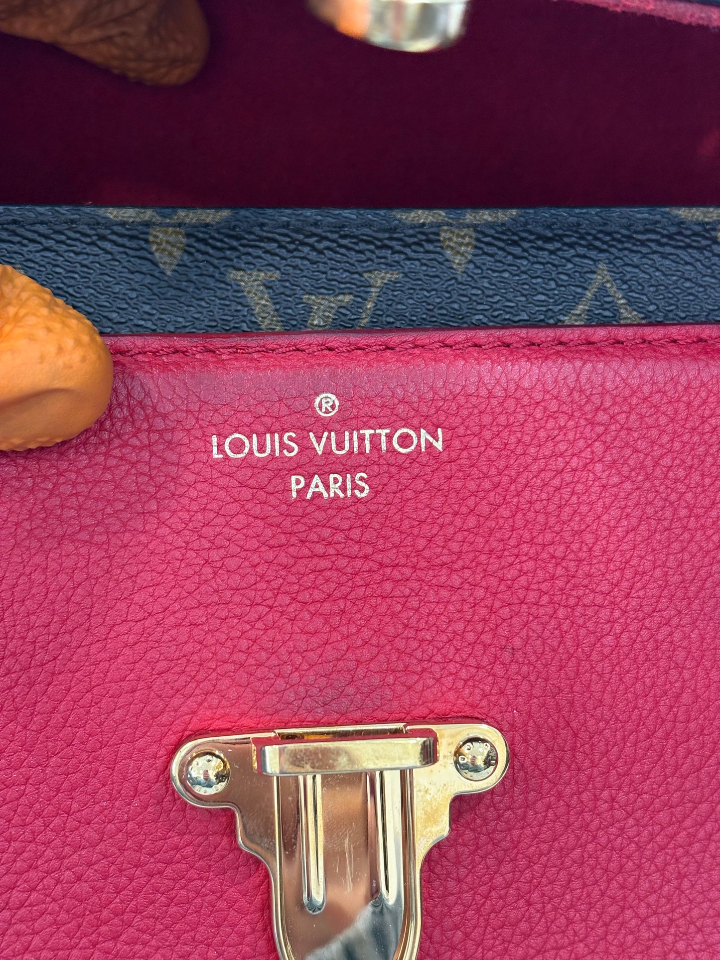 383845 - Louis Vuitton Victoire