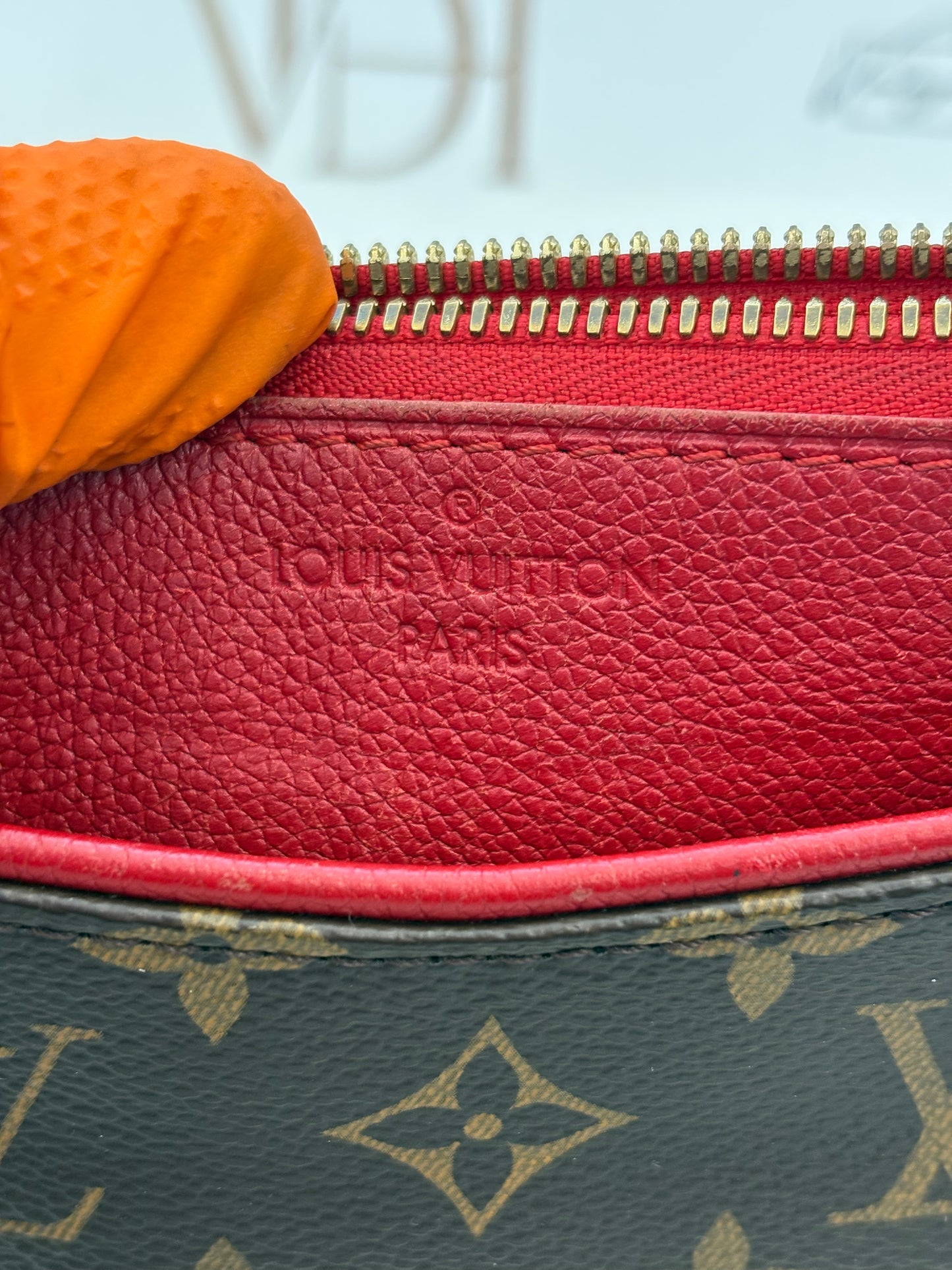 383699 - Louis Vuitton Pallas