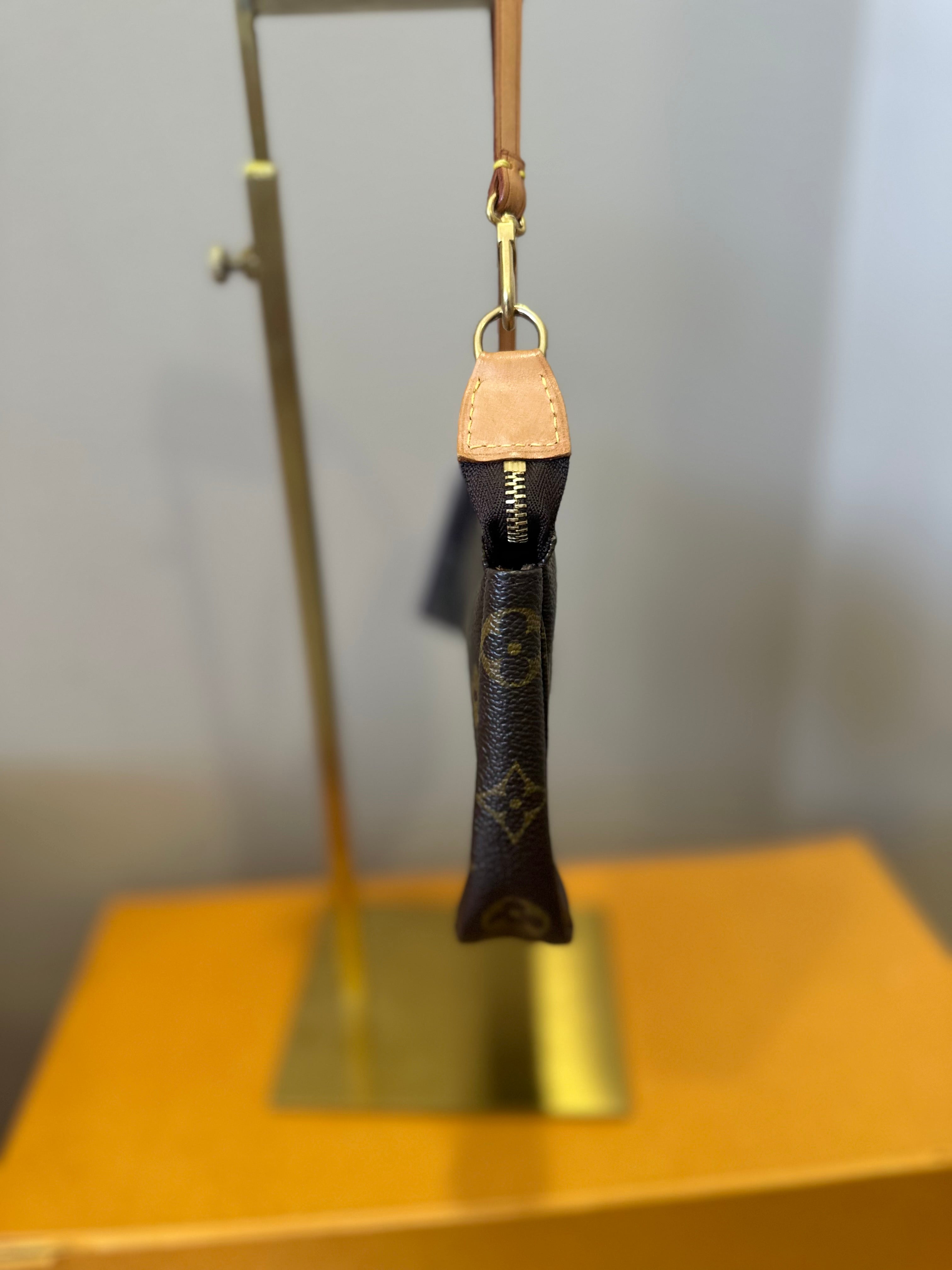 Louis Vuitton Pochette