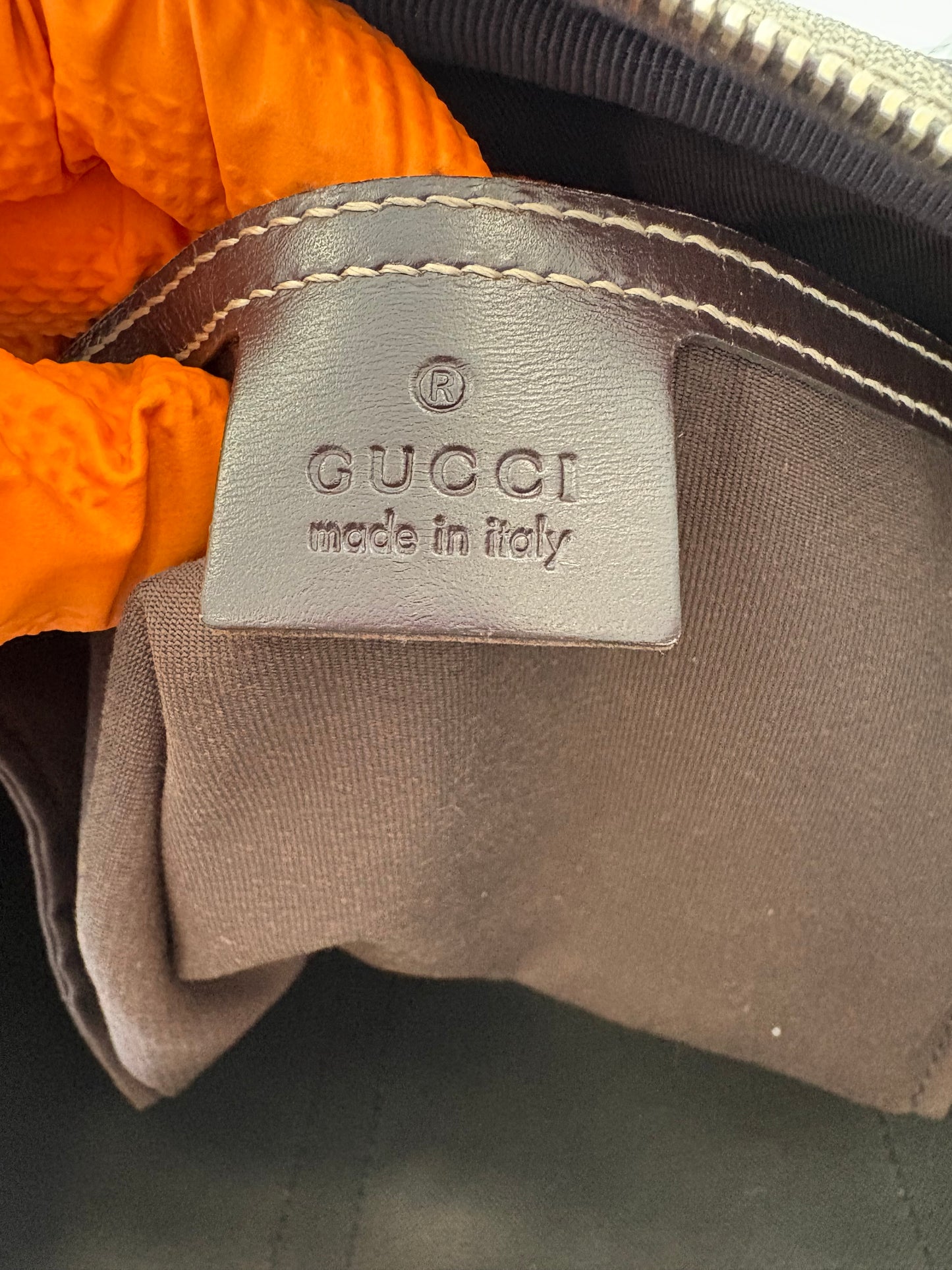 383128 - Gucci Messenger