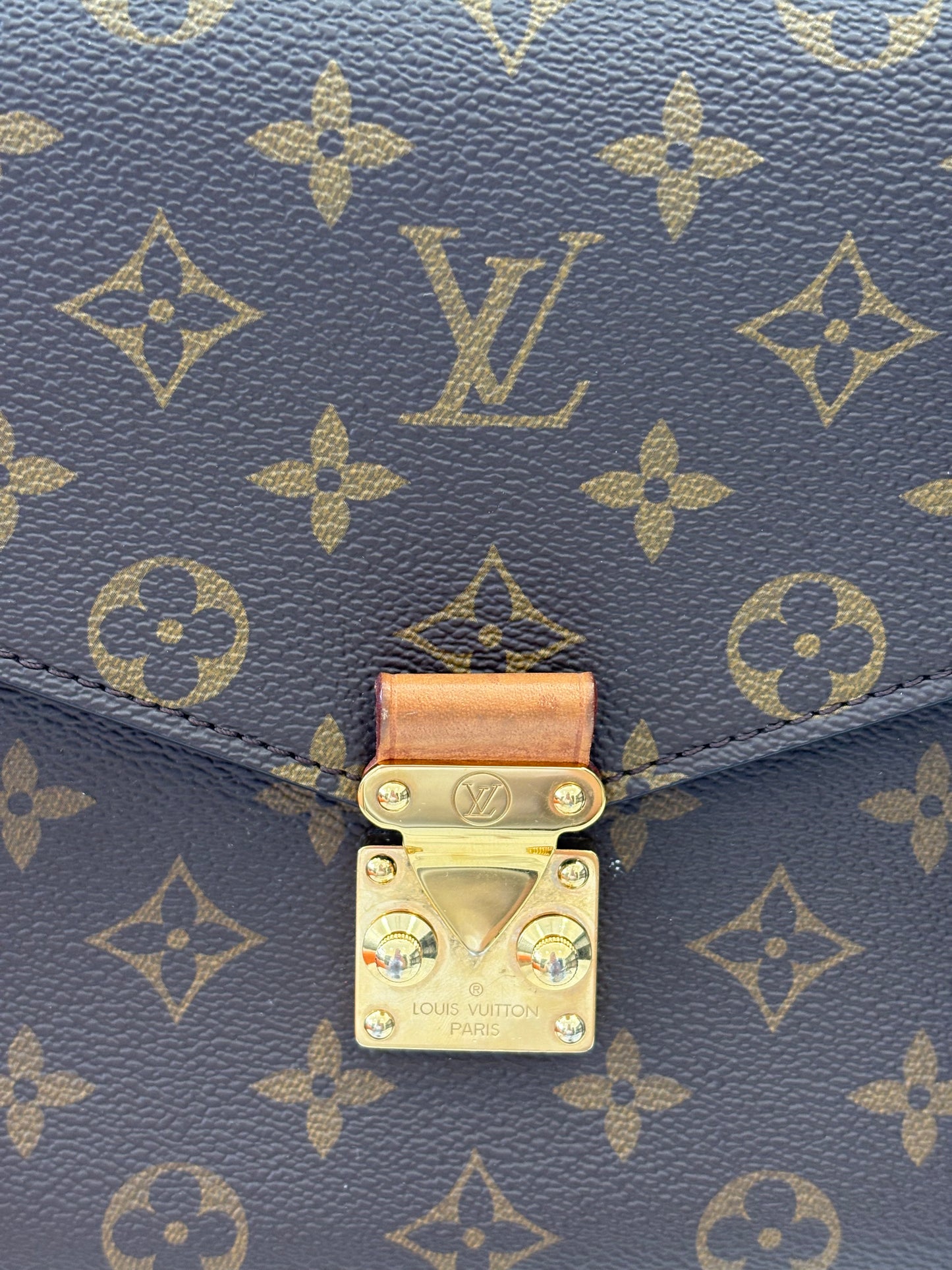 200726 - LV metis con tracolla