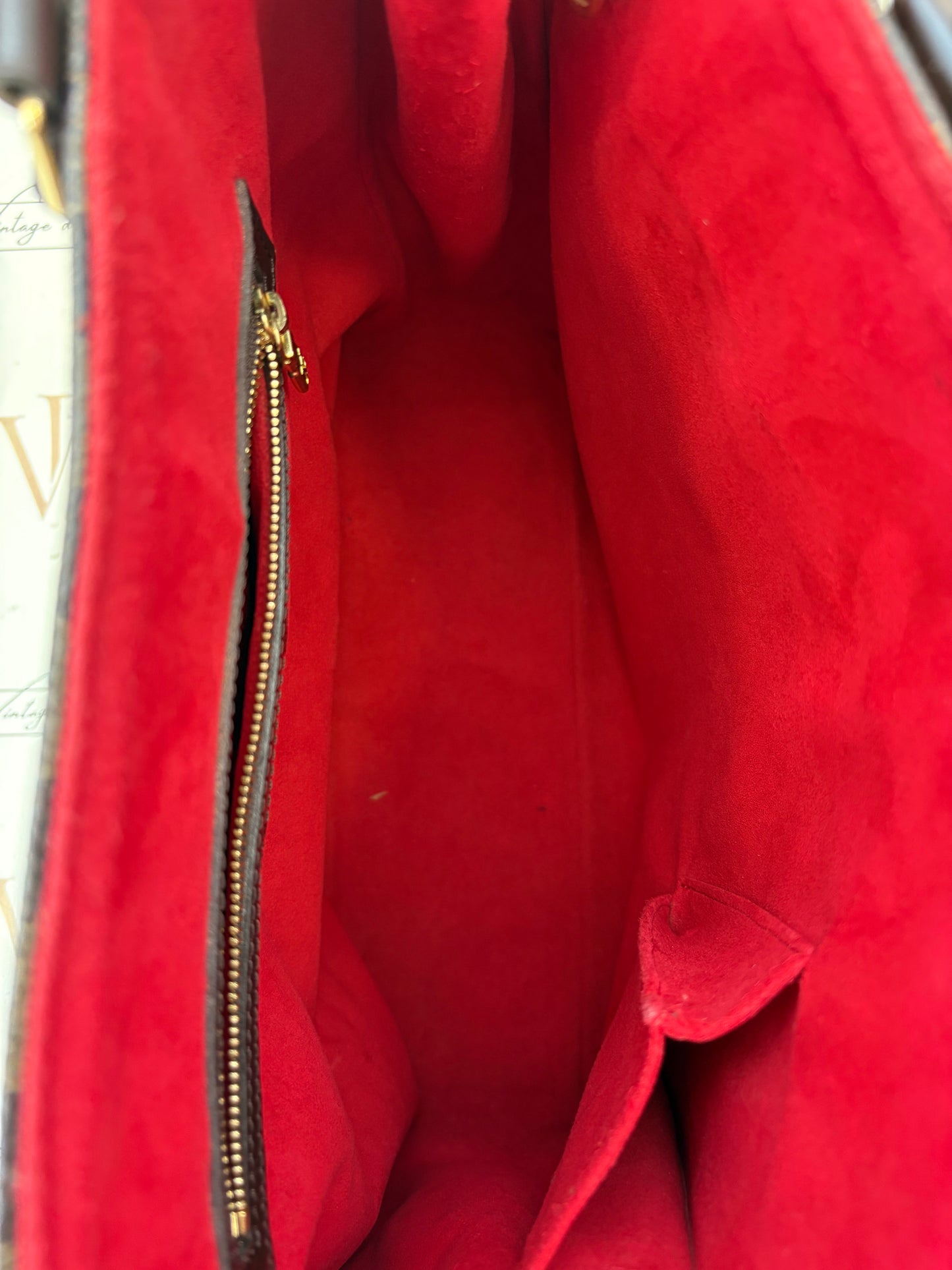 018260 - Louis Vuitton Uzes